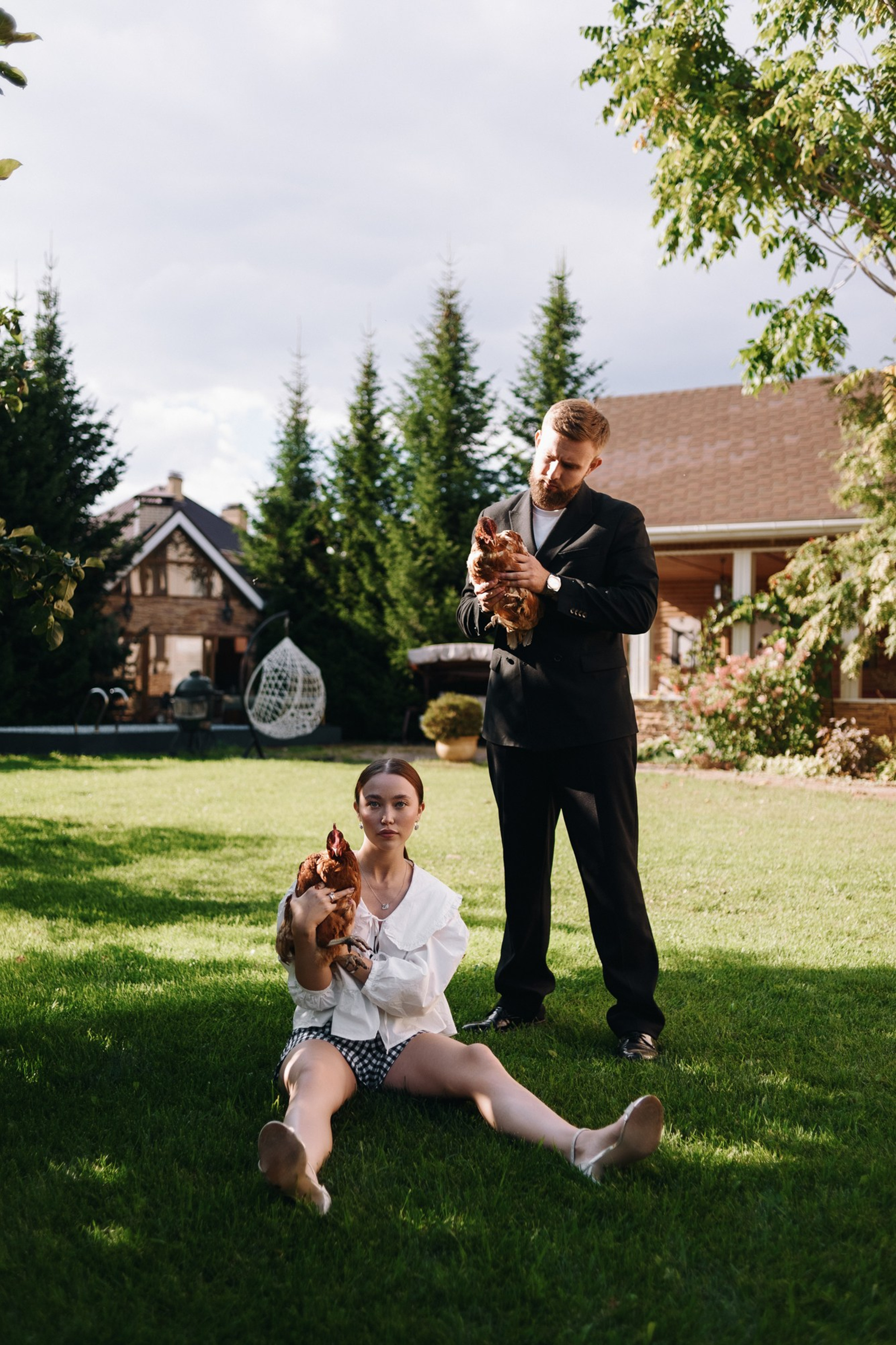 Фотосессия Love Story в Тюмени — стрит-стайл прогулка в Европейском районе. Портретный фотограф Тюмень Дарья Мустафина