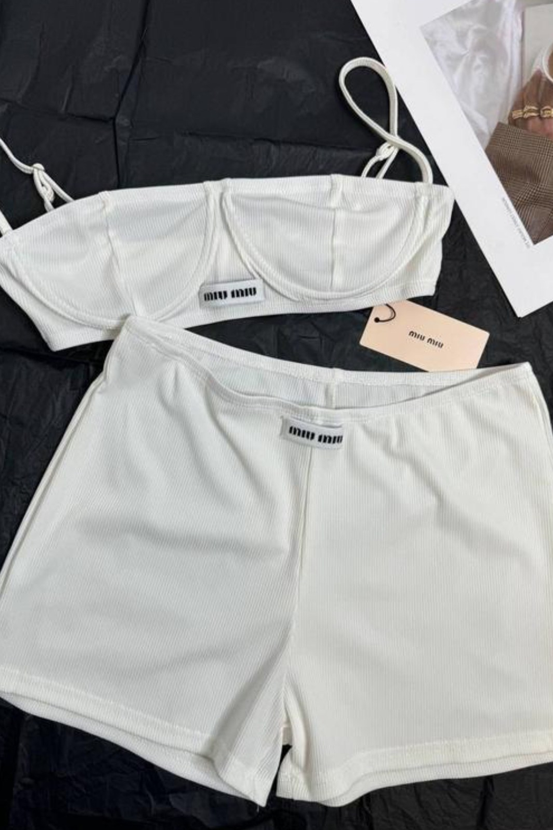 Комплект белья MIU MIU. Tatya Lushchyk профессиональный фотограф в Минске. Фотосессия беременности и индивидуальные съемки