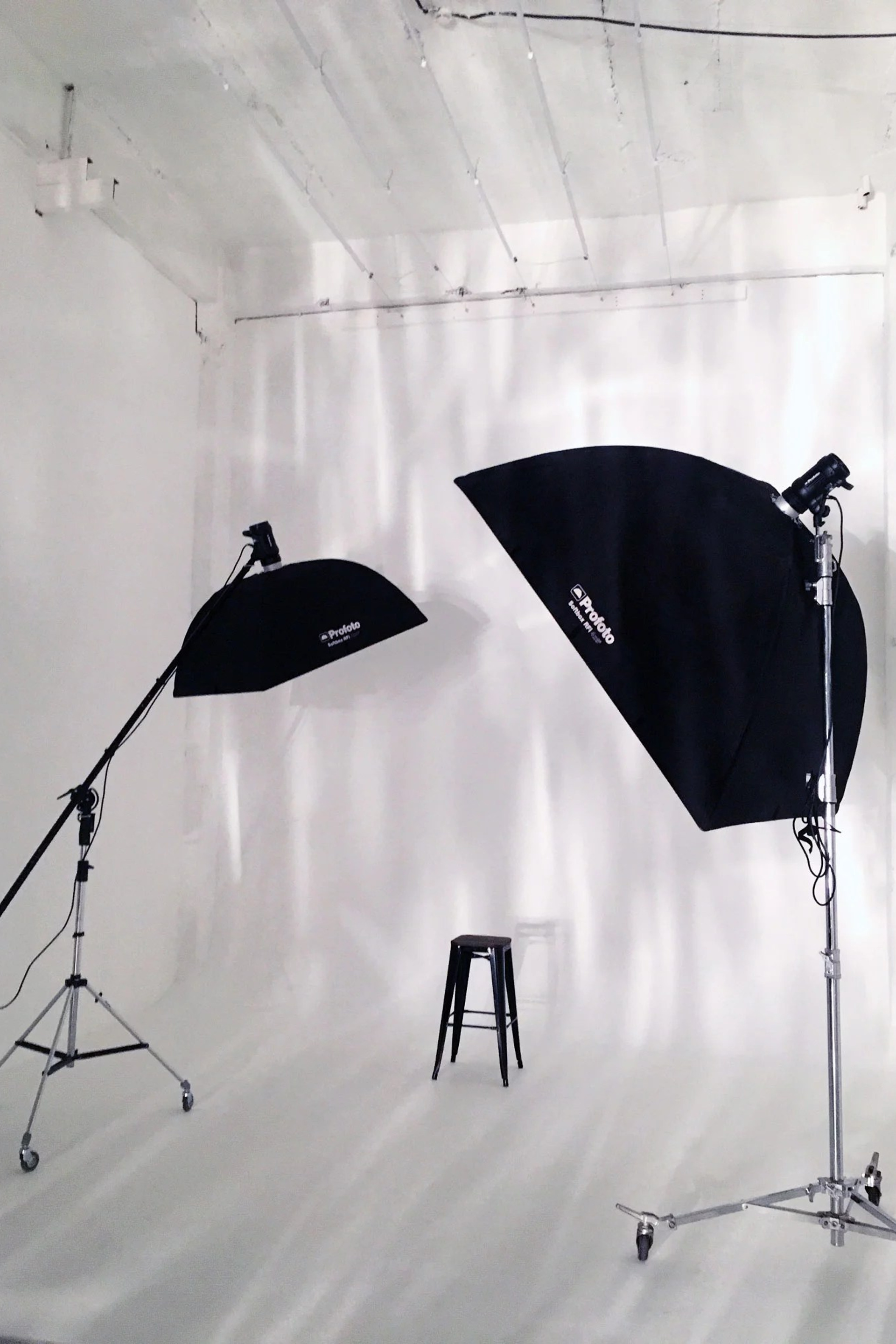 Студия Ботаника — Зал Циклорама для предметной съемки Москва|Sale Easy