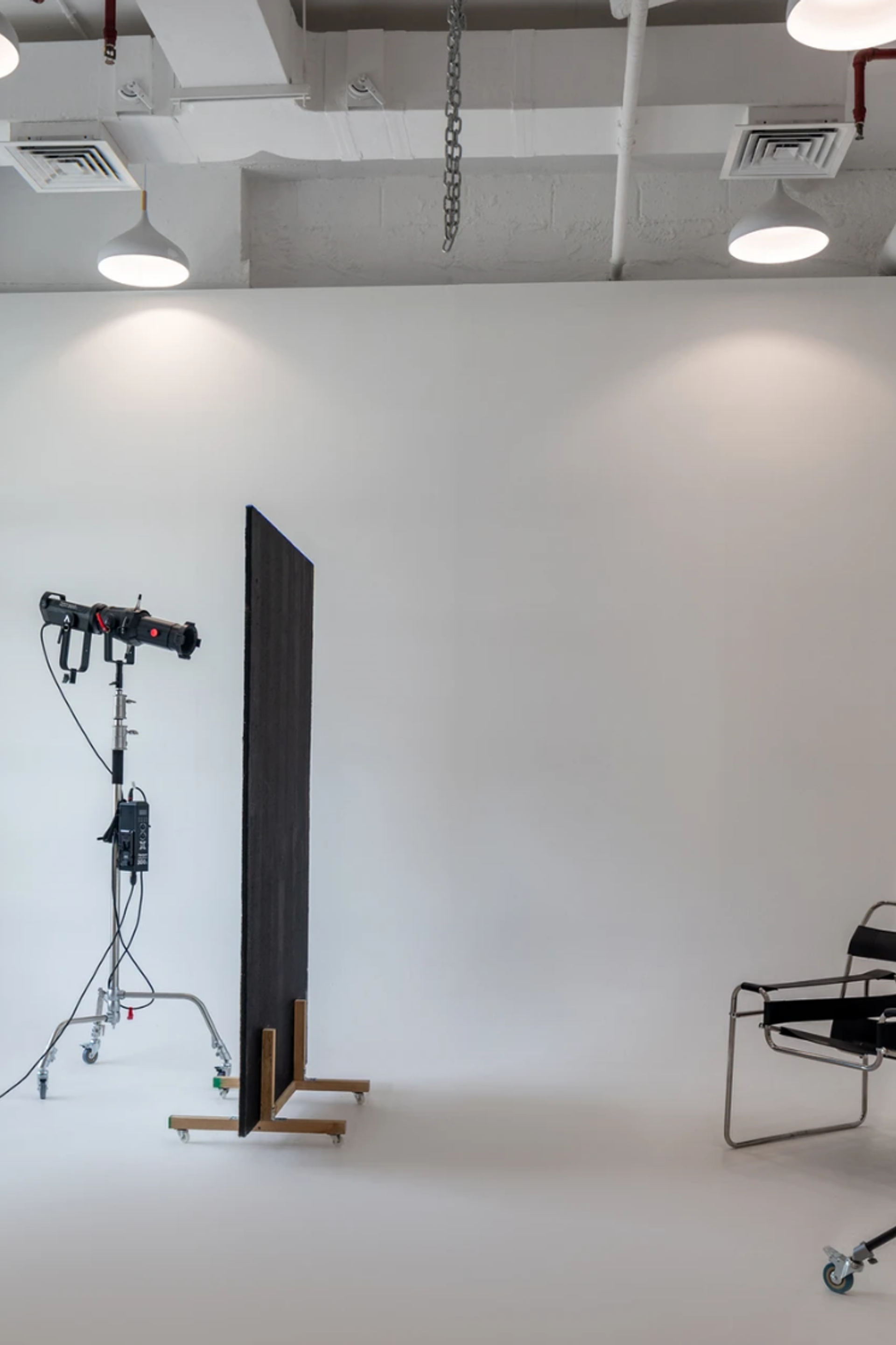 Зал Cyclorama для предметной съемки Дубай|Sale Easy