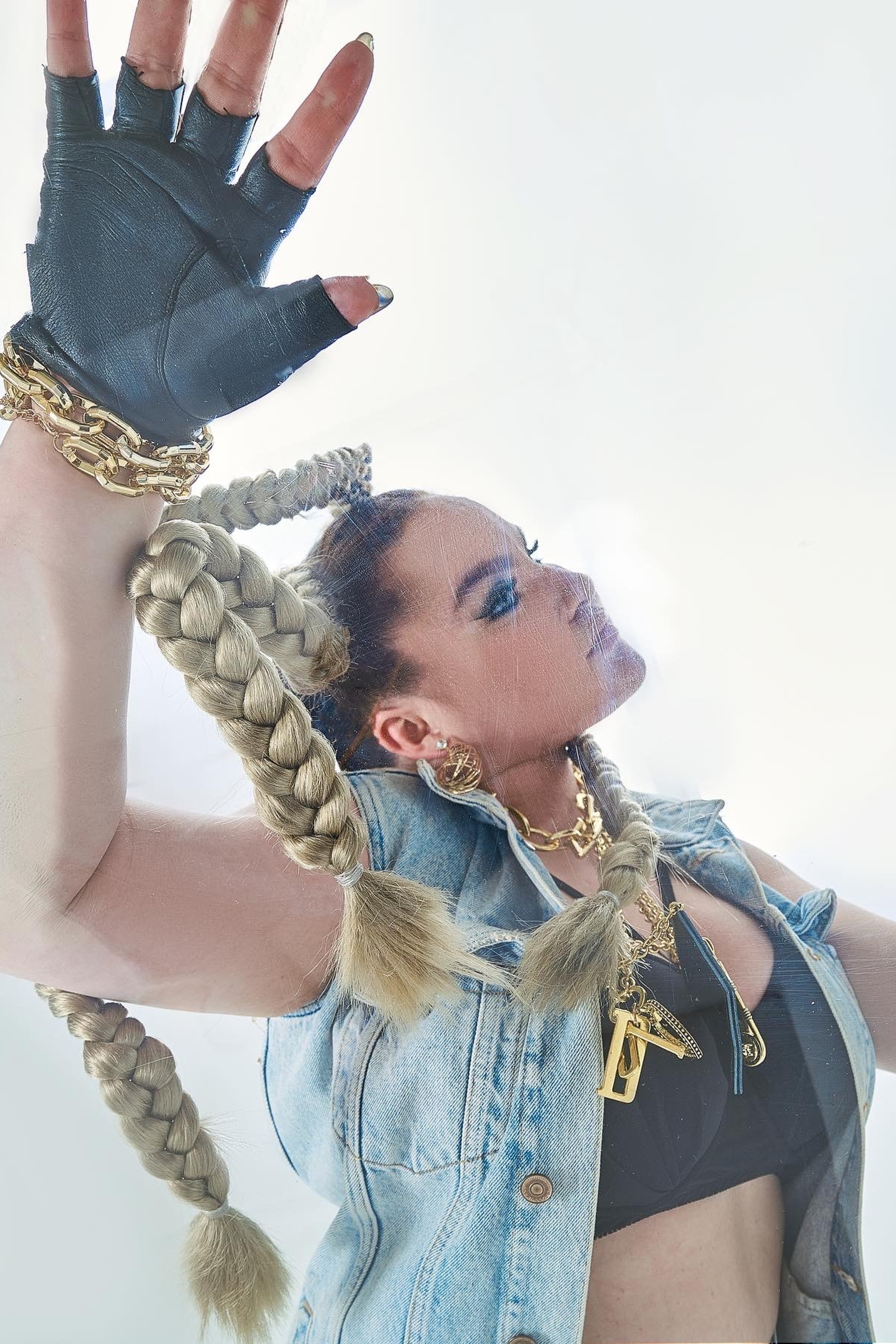 Модель plus size для предметной съемки Илина Москва | Sale Easy