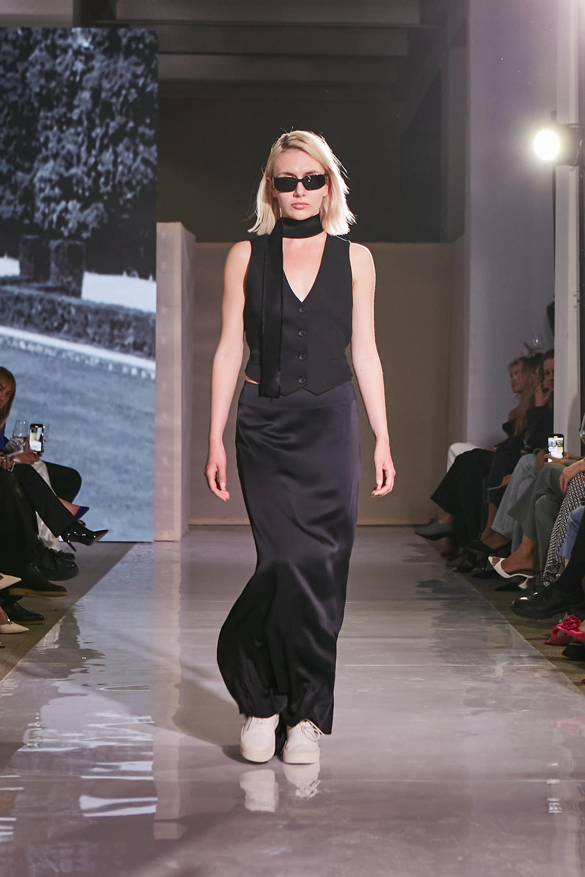 Модель для предметной съемки москвичка Арина| Sale Easy