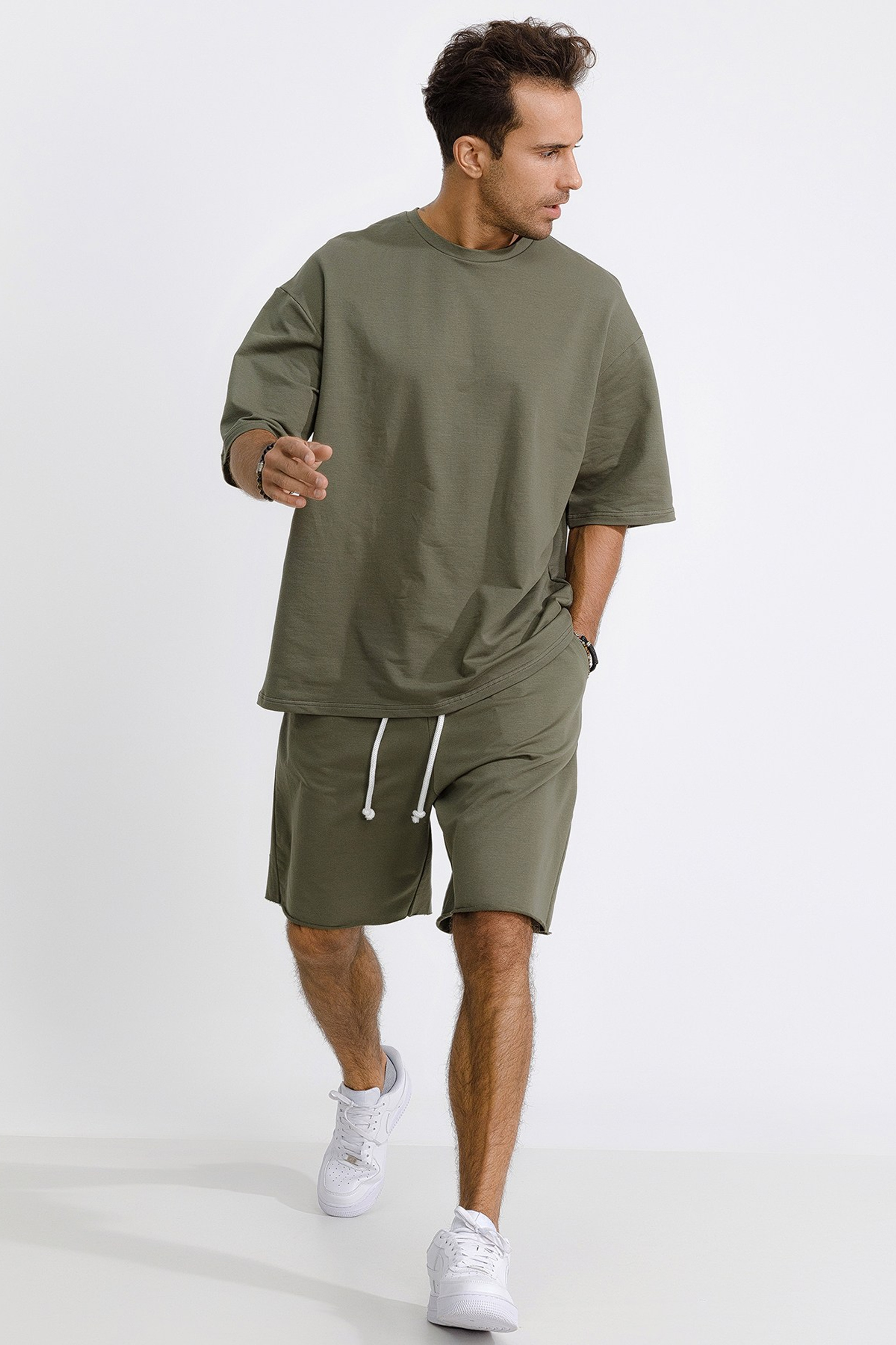 Модель для предметной съемки Илья Ж Москва | Sale Easy