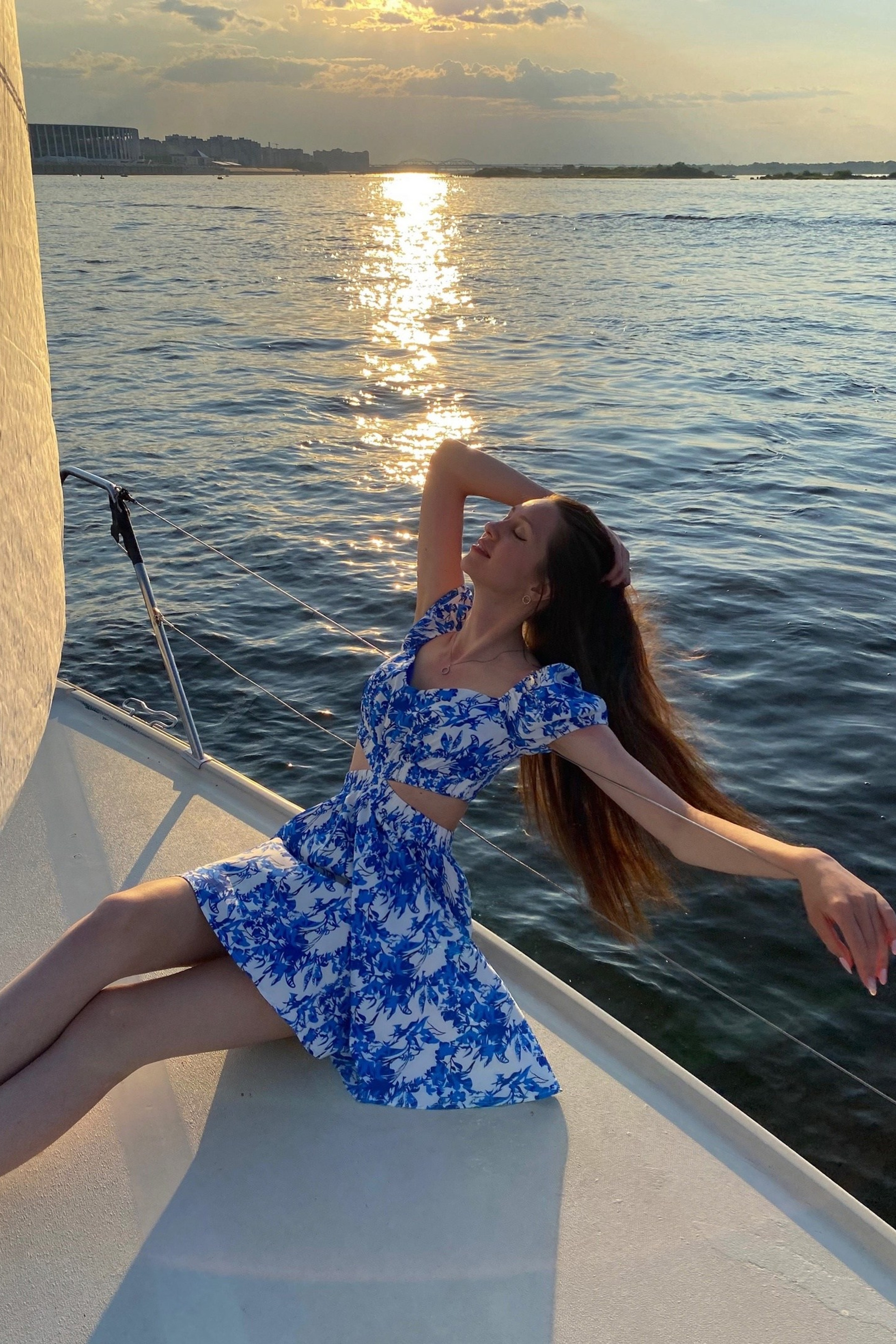 Модель для предметной съемки Юлия А. Н.Новгород| Sale Easy