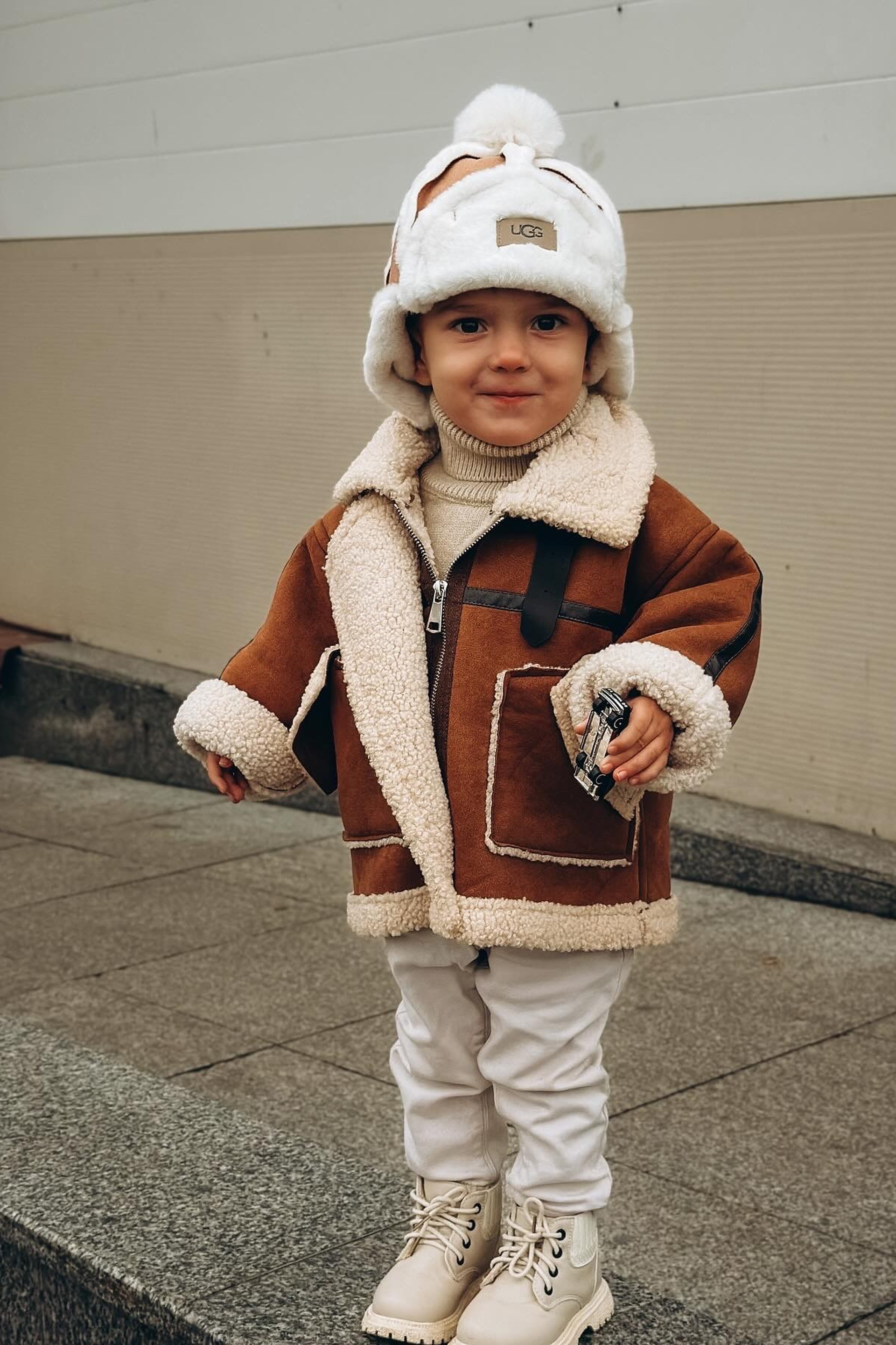 Модель для предметной съемки мальчик Радэль Казань| Sale Easy