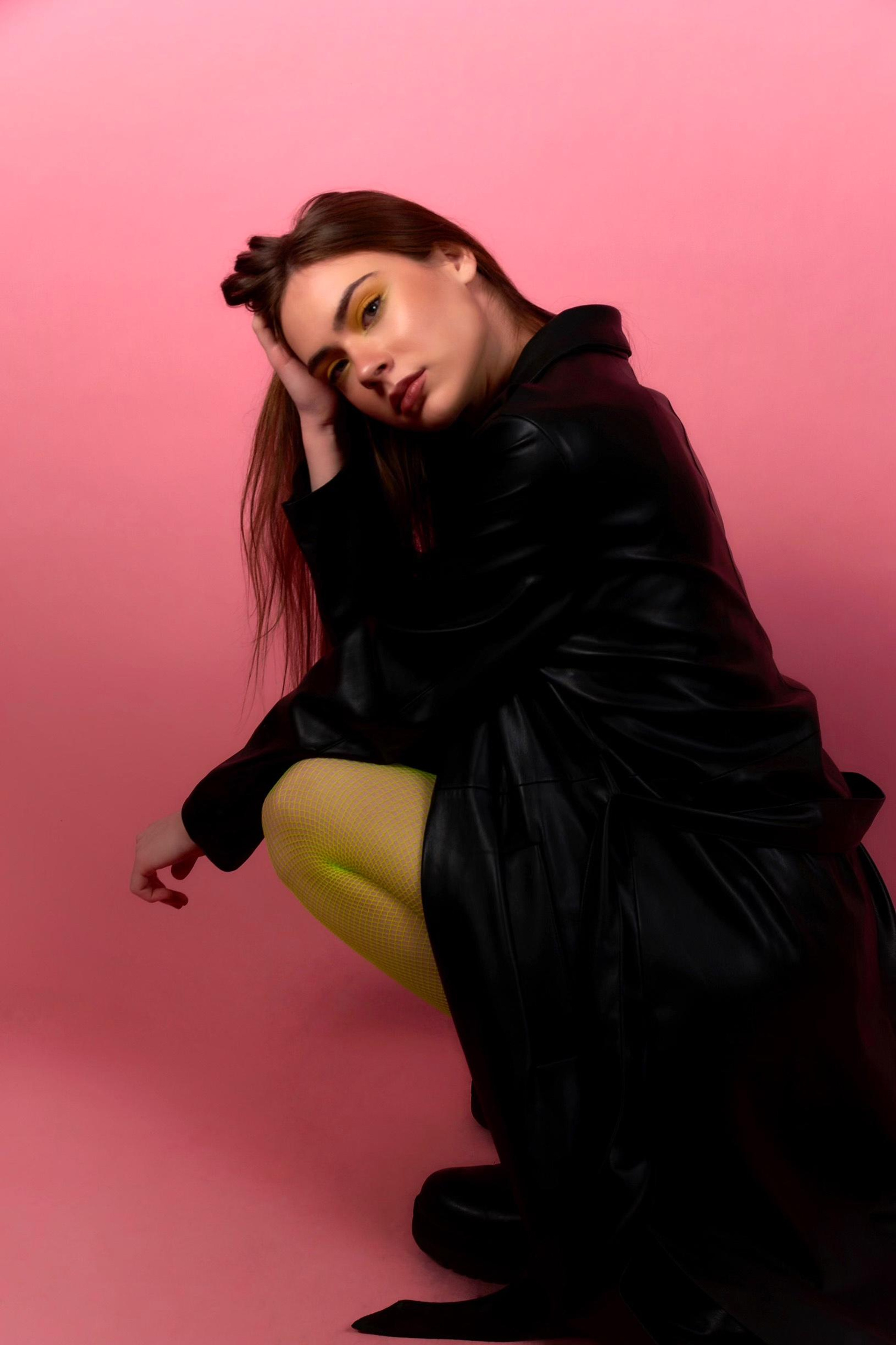 Модель для предметной съемки Рада Н.Новгород | Sale Easy