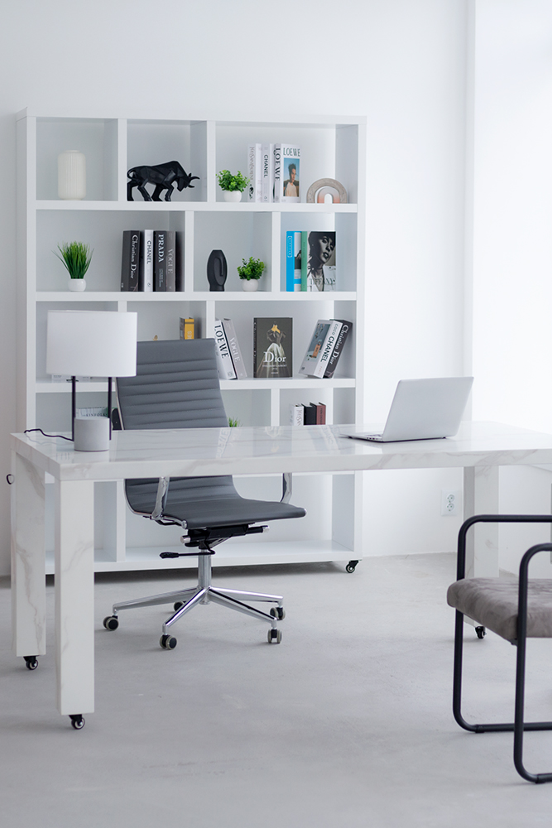 CROSS  — Room № 206