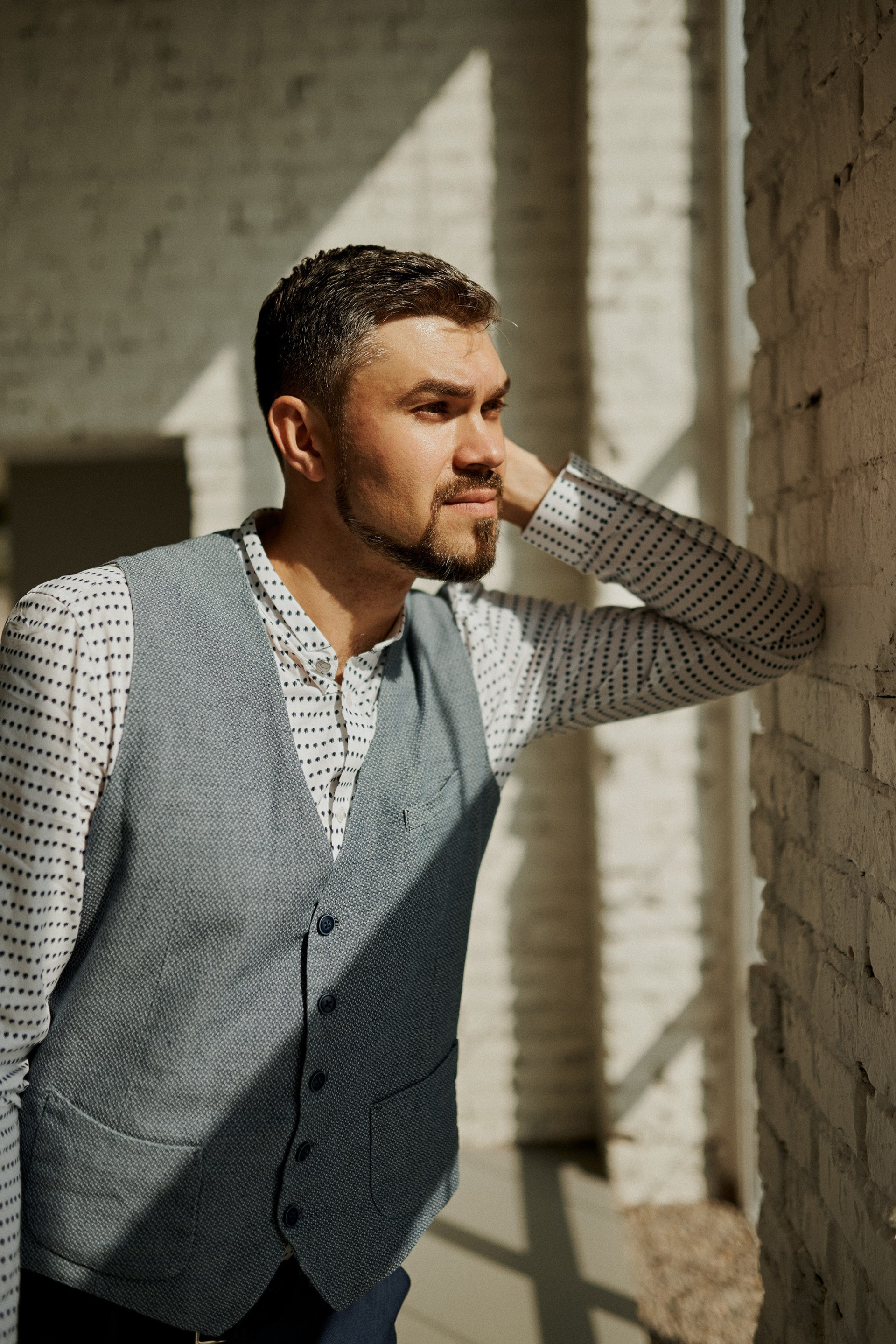 Модель для предметной съемки Александр id 14 015 Красноярск| Sale Easy