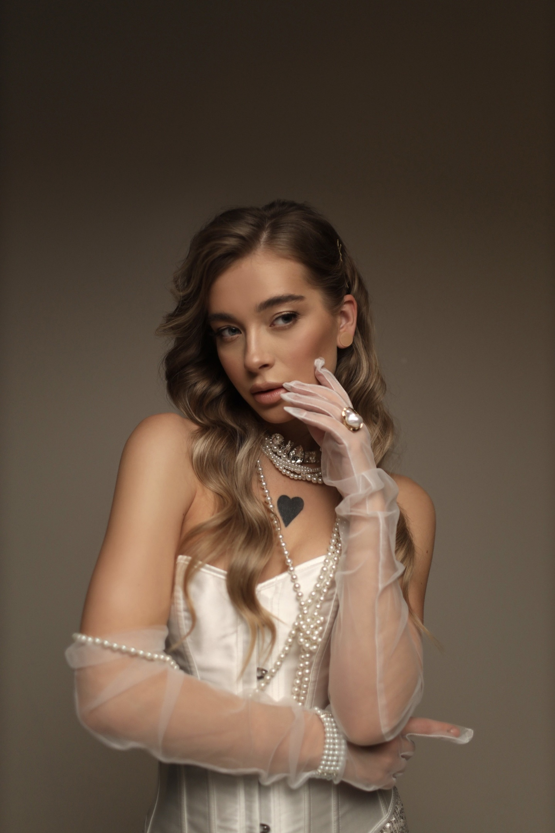 Модель для предметной съемки Александра Д. Н.Н.| Sale Easy