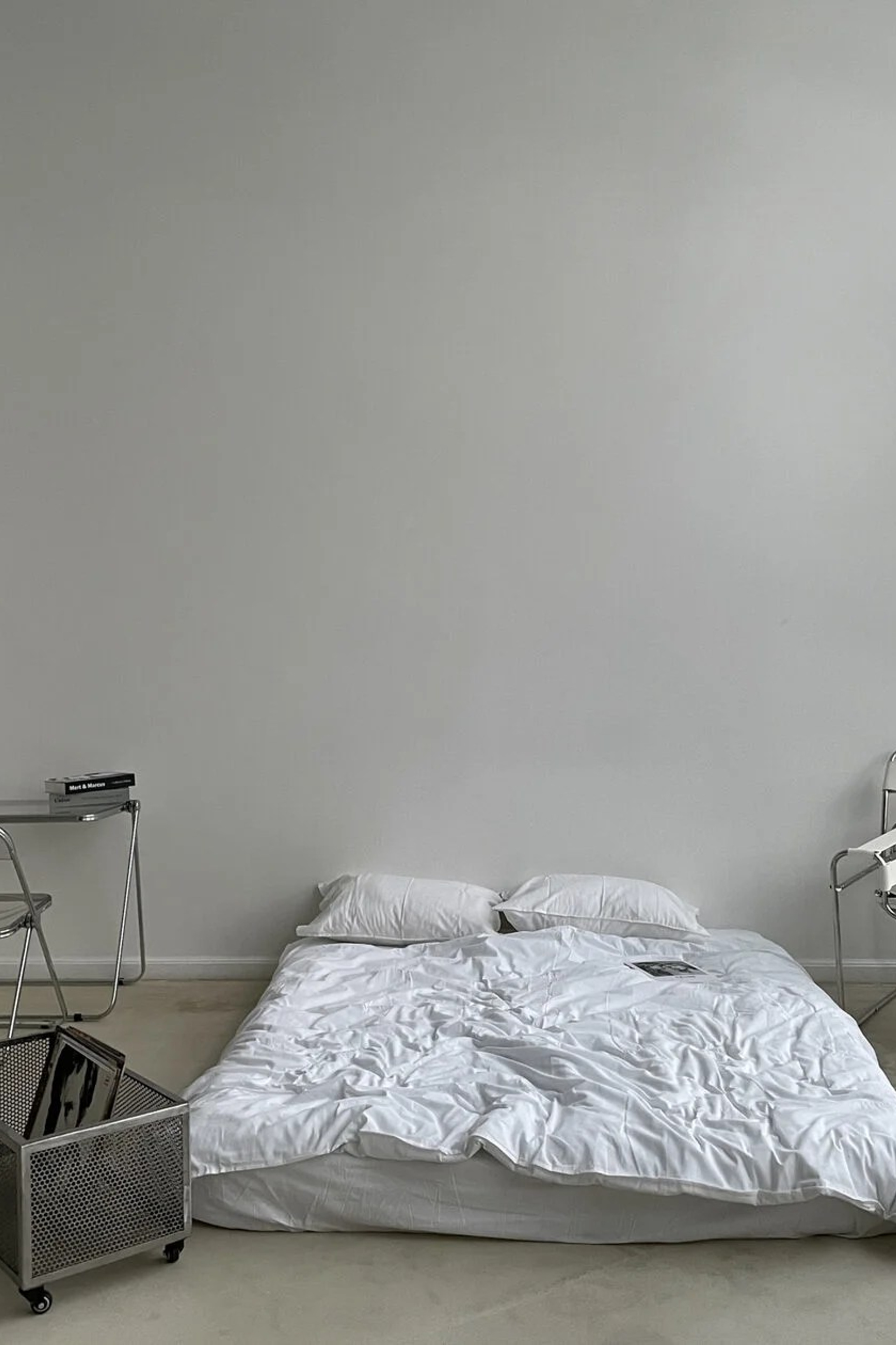 Студия Base — Зал Mono для предметной съемки Москва|Sale Easy