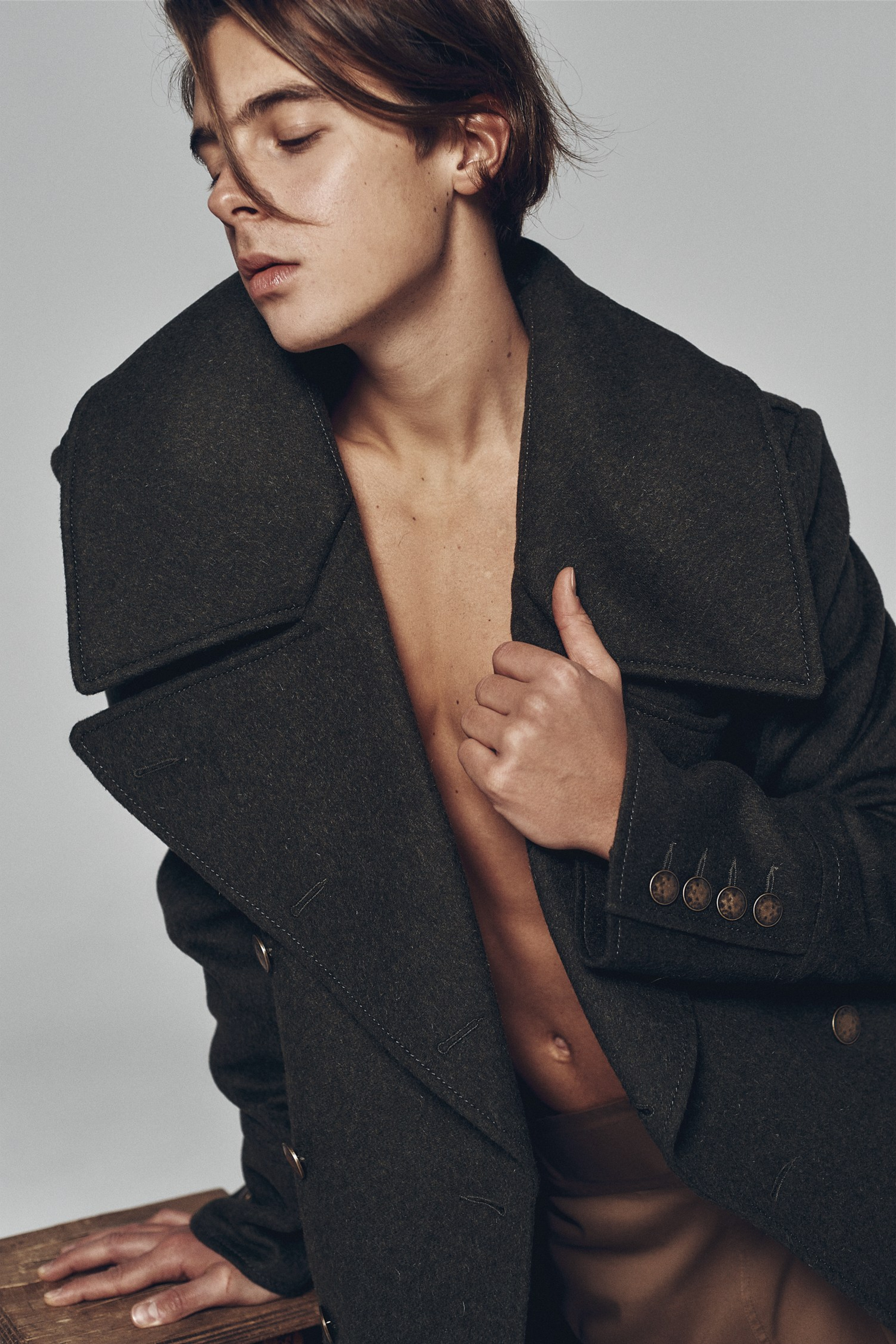 Модель для предметной съемки Богдан Н.Новгород | Sale Easy