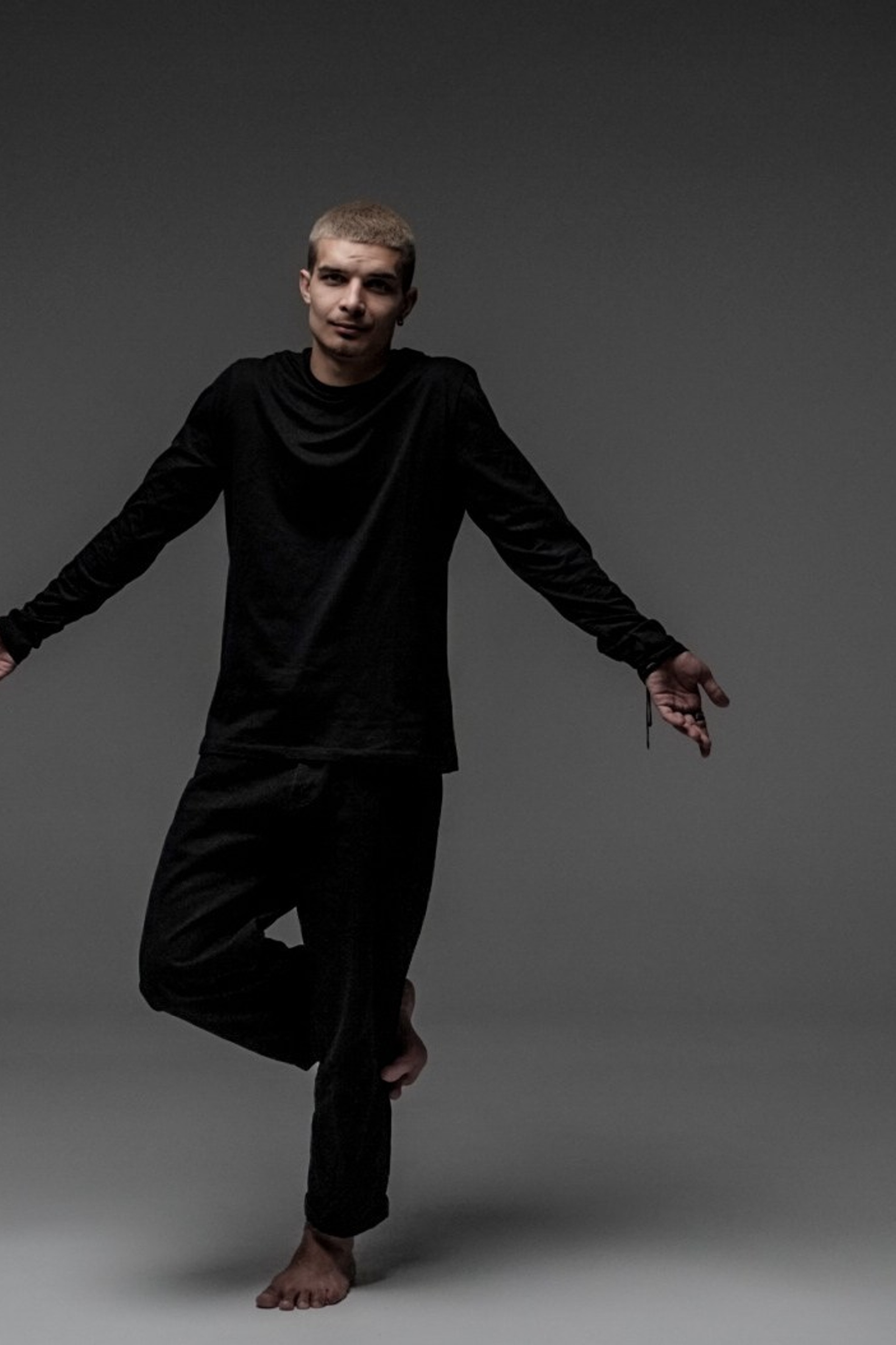 Модель для предметной съемки Александр Н Казань| Sale Easy