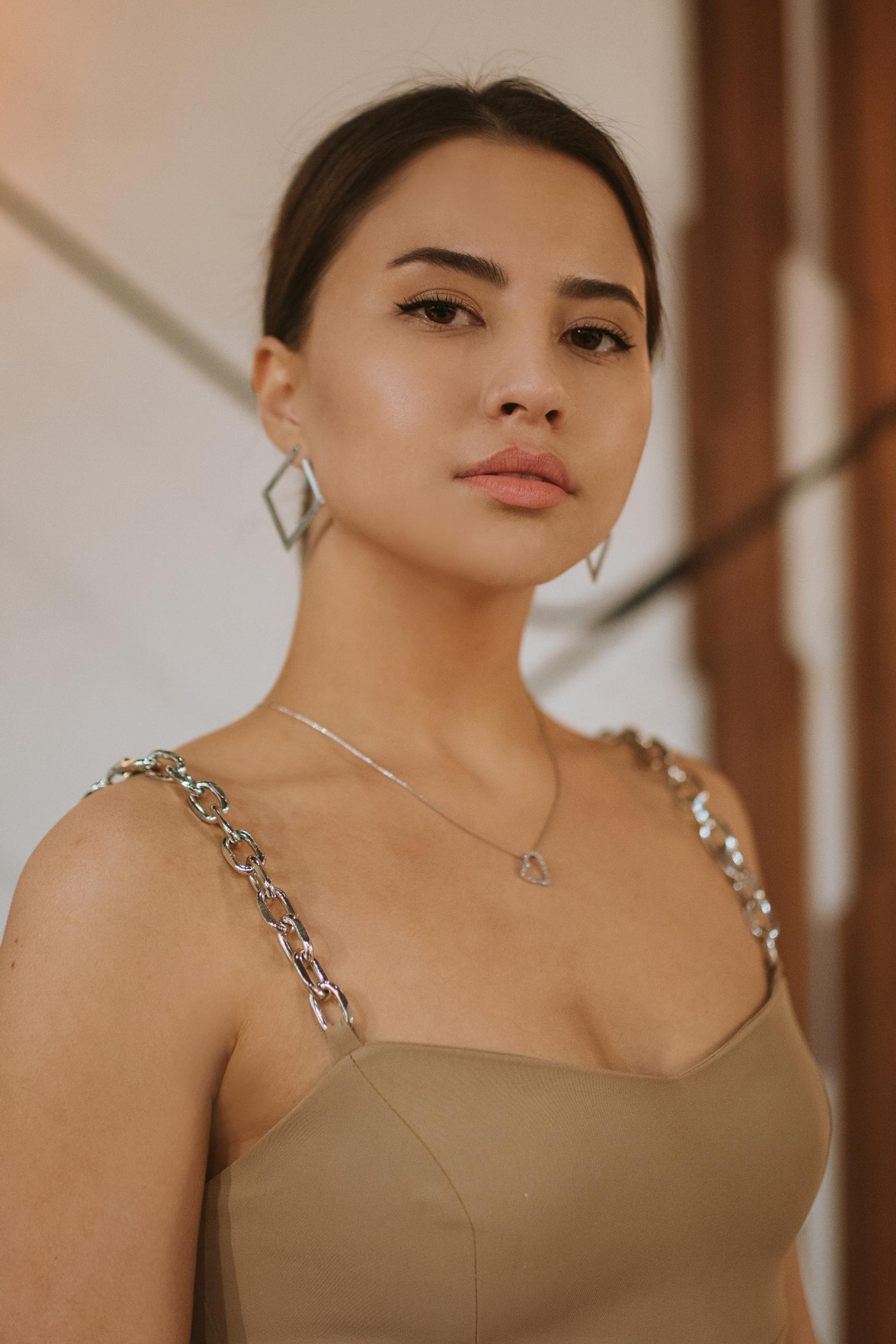 Модель для предметной съемки Нурия Москва| Sale Easy