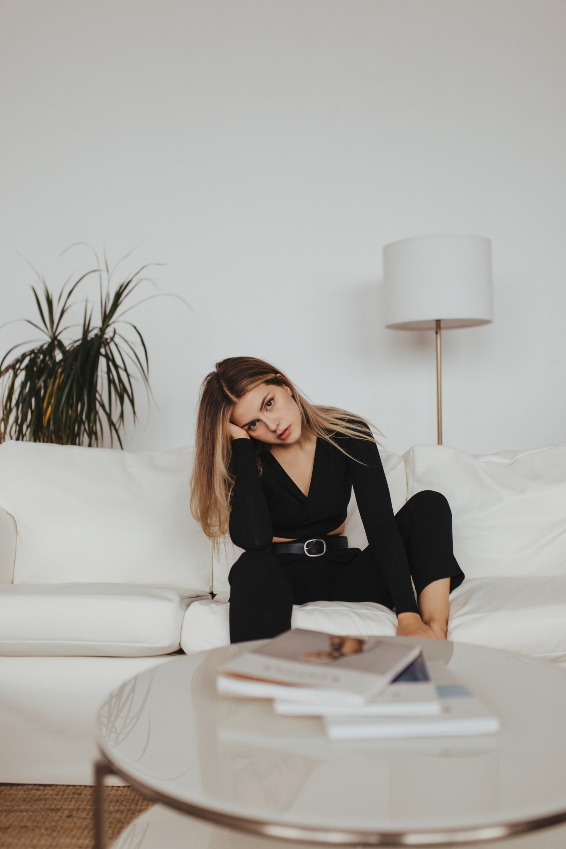 Модель для предметной съемки Анна Ф. Н.Н.| Sale Easy