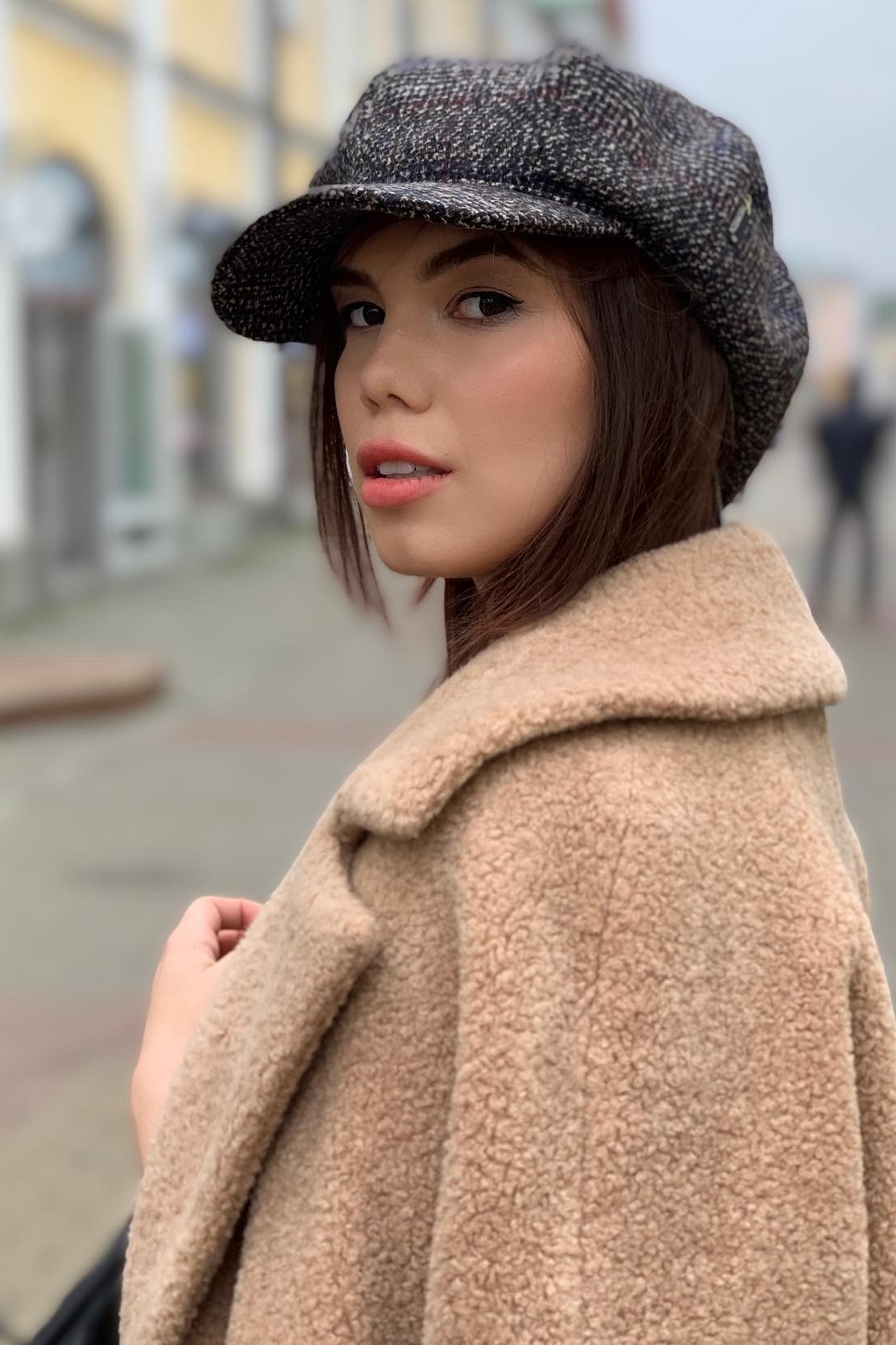 Модель plus size для предметной съемки Юлия Е. Москва | Sale Easy