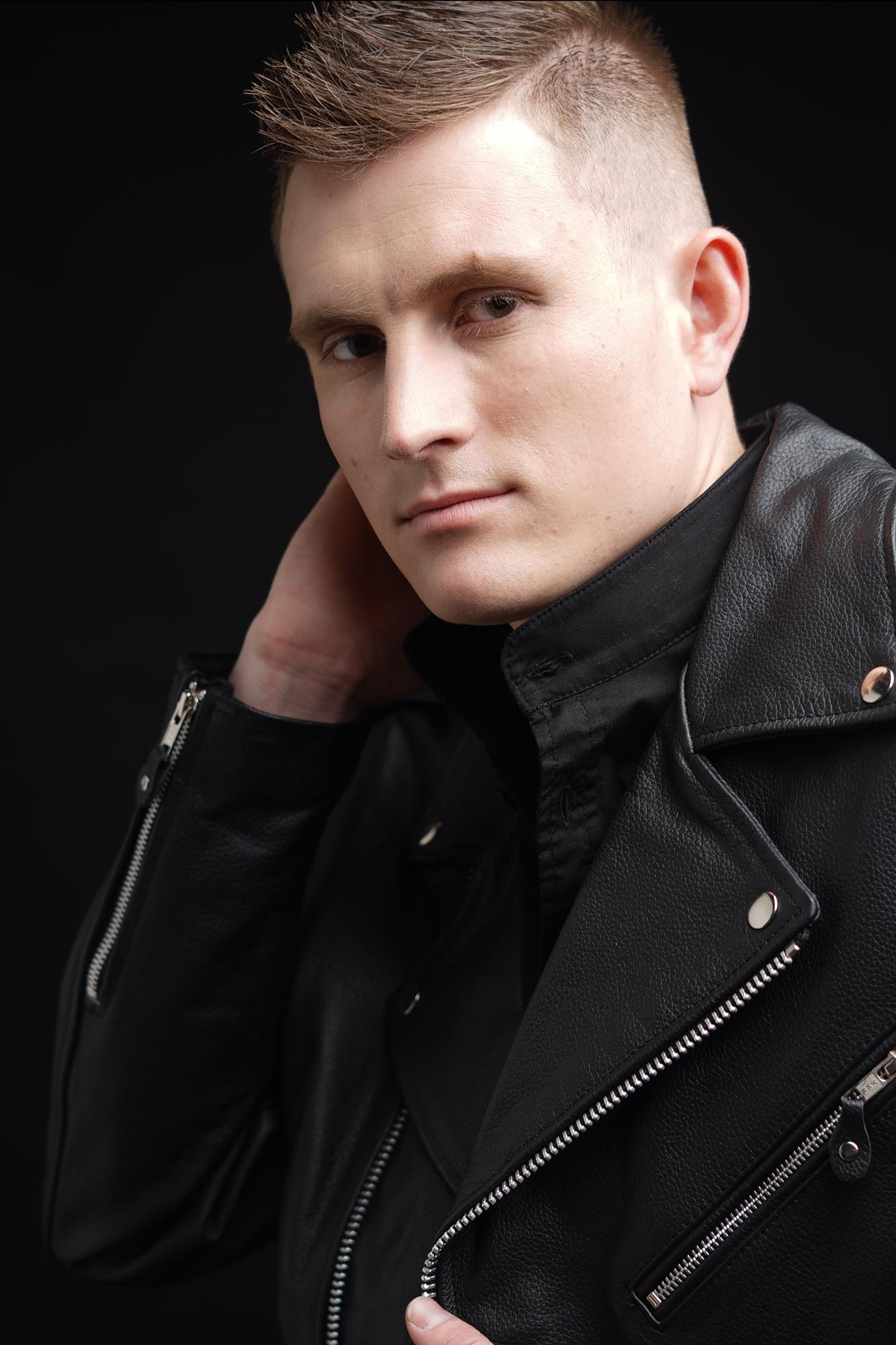 Модель для предметной съемки Александр Г.Москва | Sale Easy