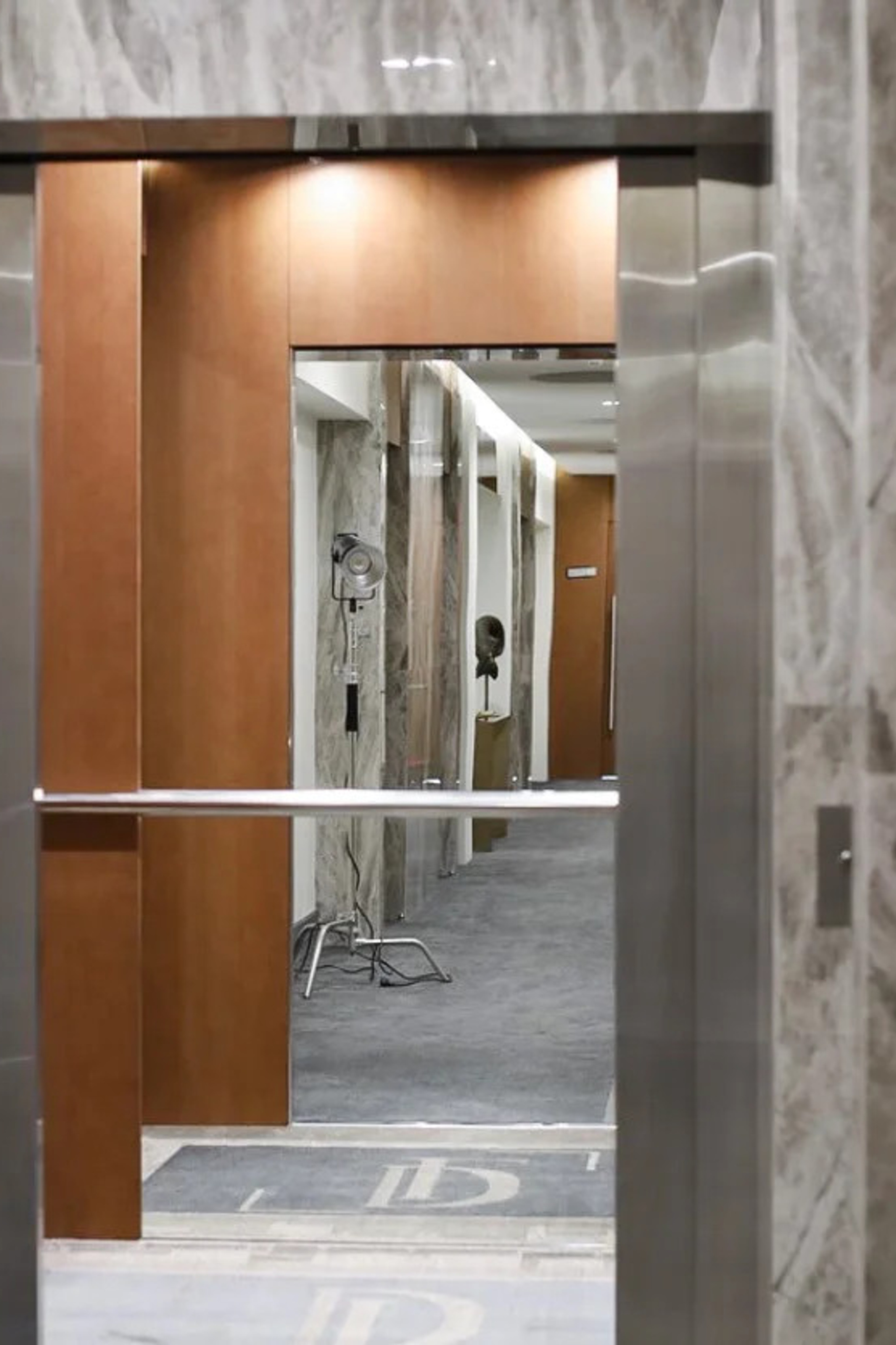 Студия DELIGHT STUDIO — зал Лифт + Холл для предметной съемки Казань