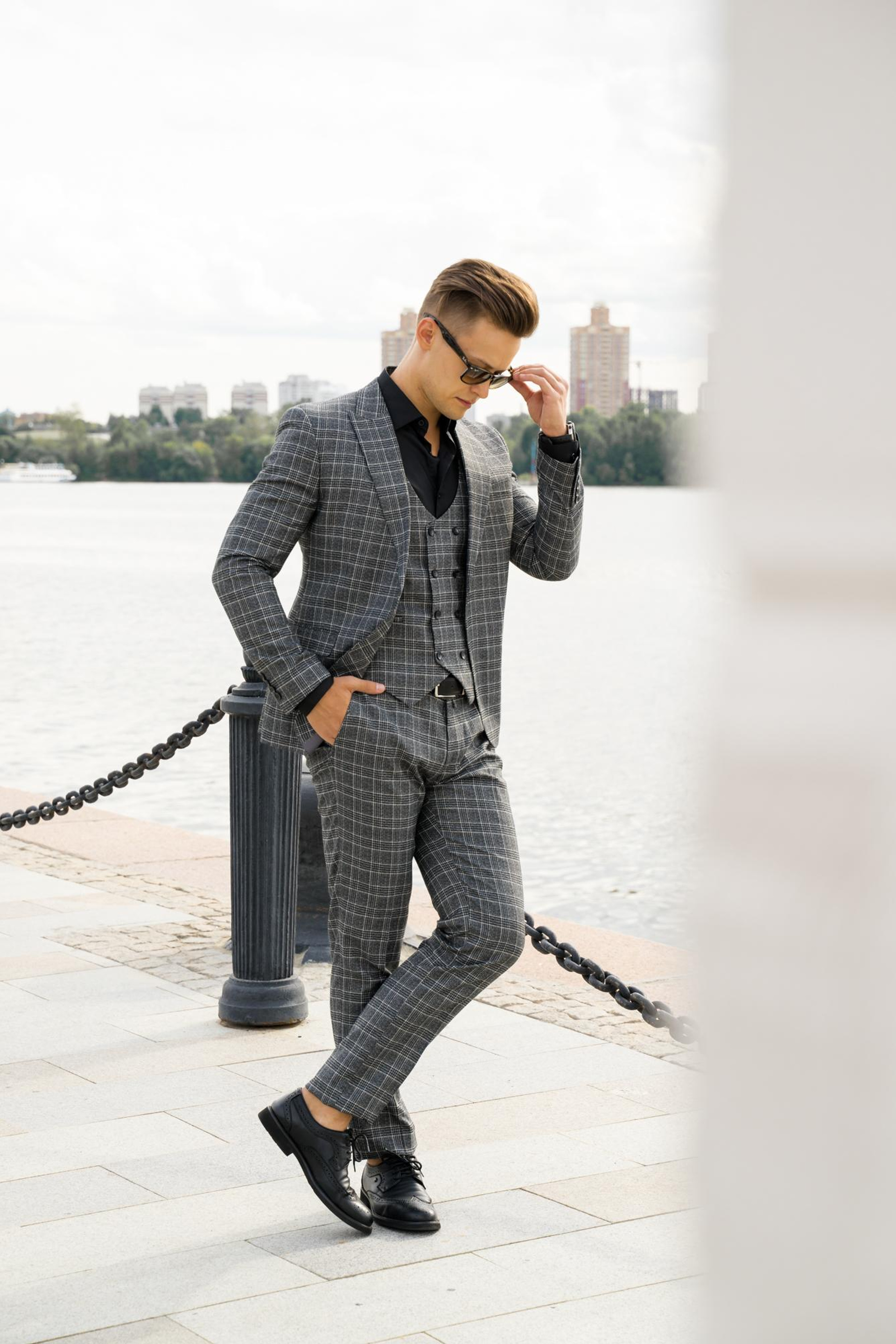 Модель для предметной съемки Роман АА Москва | Sale Easy