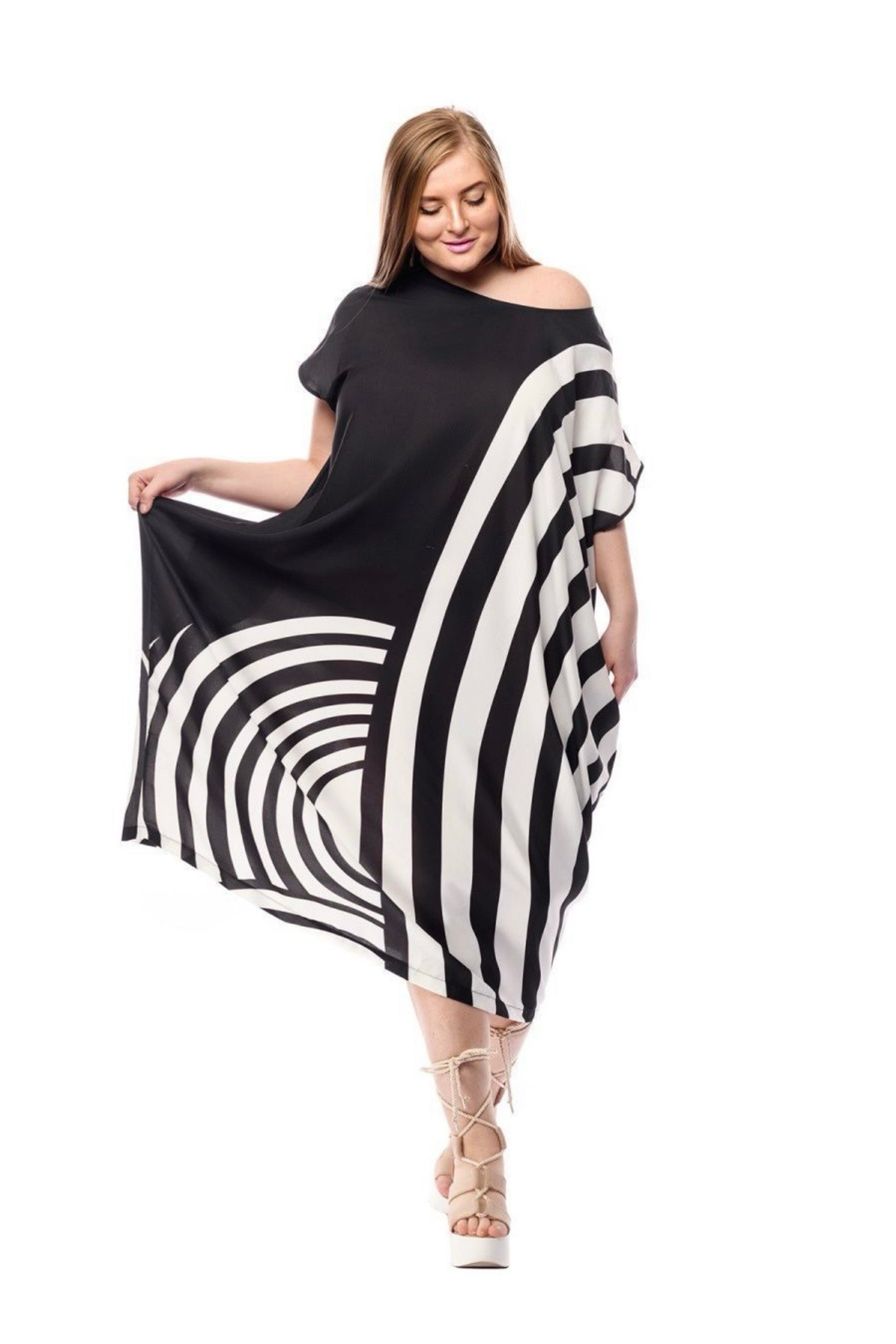 Модель plus size для предметной съемки Илона Москва | Sale Easy