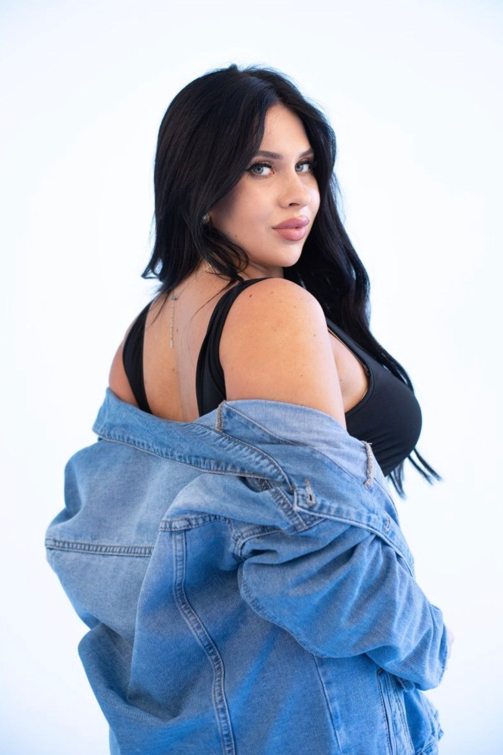 Модель plus size для предметной съемки Татьяна И. Москва | Sale Easy