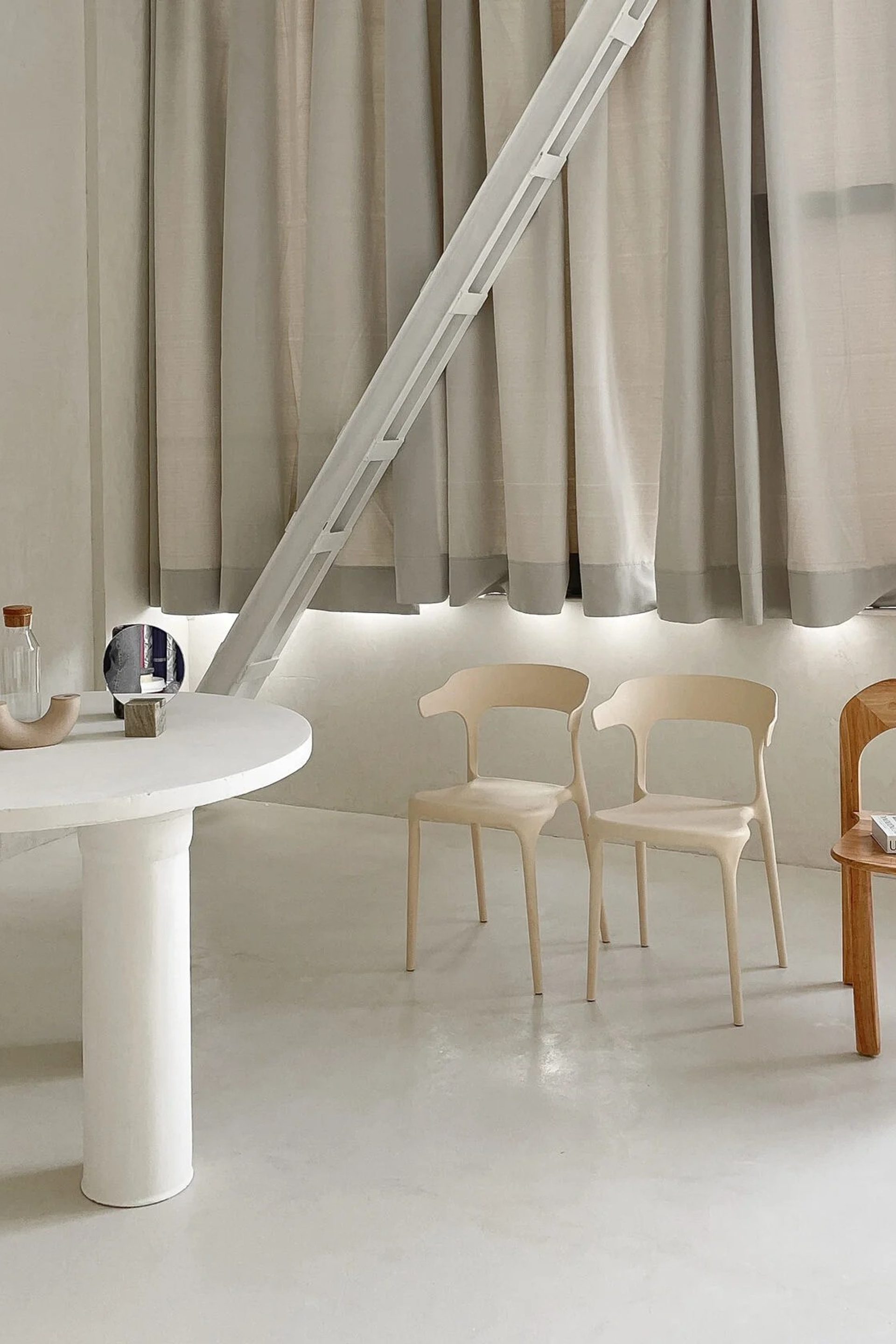 Студия Base — Зал SHELL для предметной съемки Москва|Sale Easy