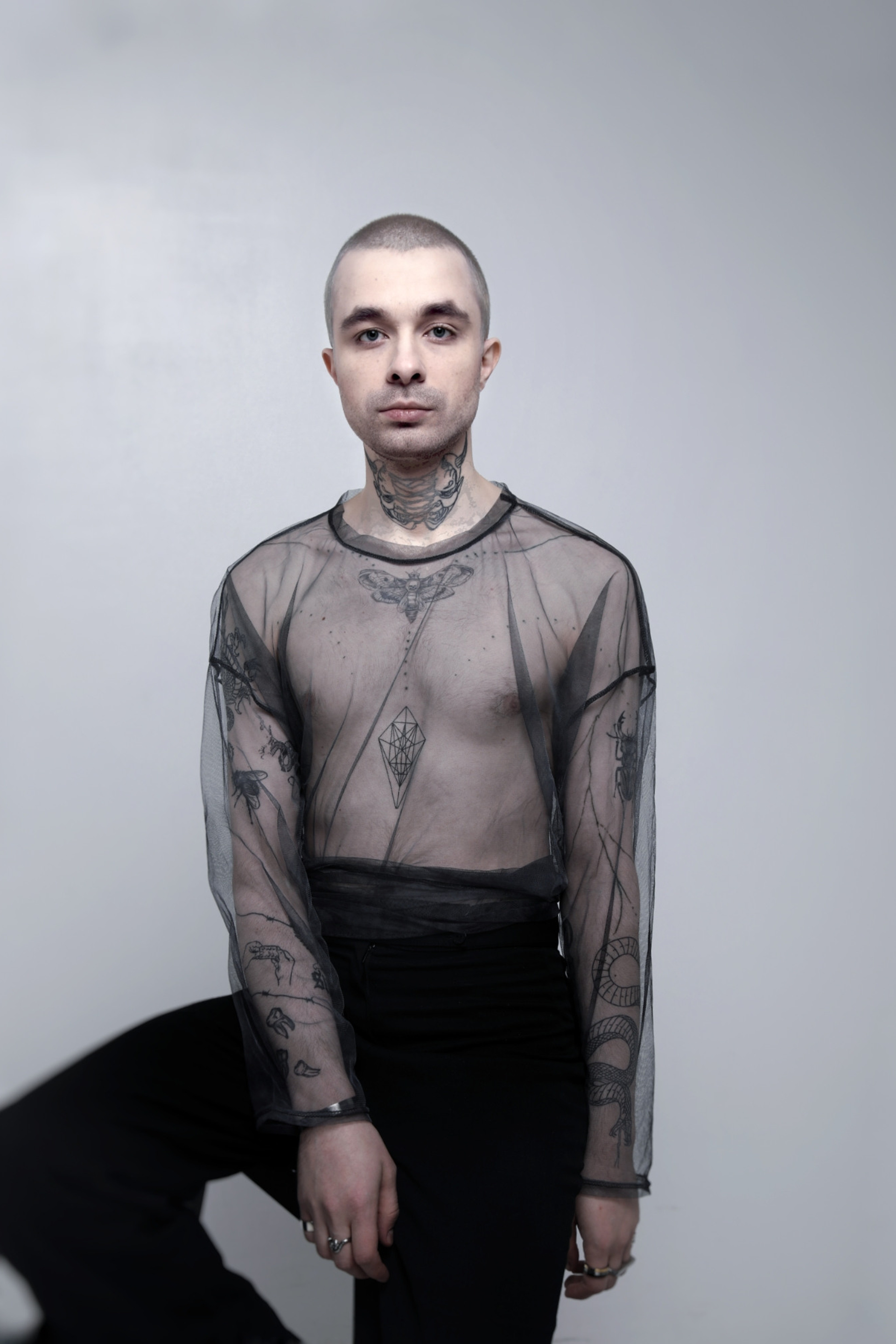 Модель для предметной съемки Василий Москва | Sale Easy