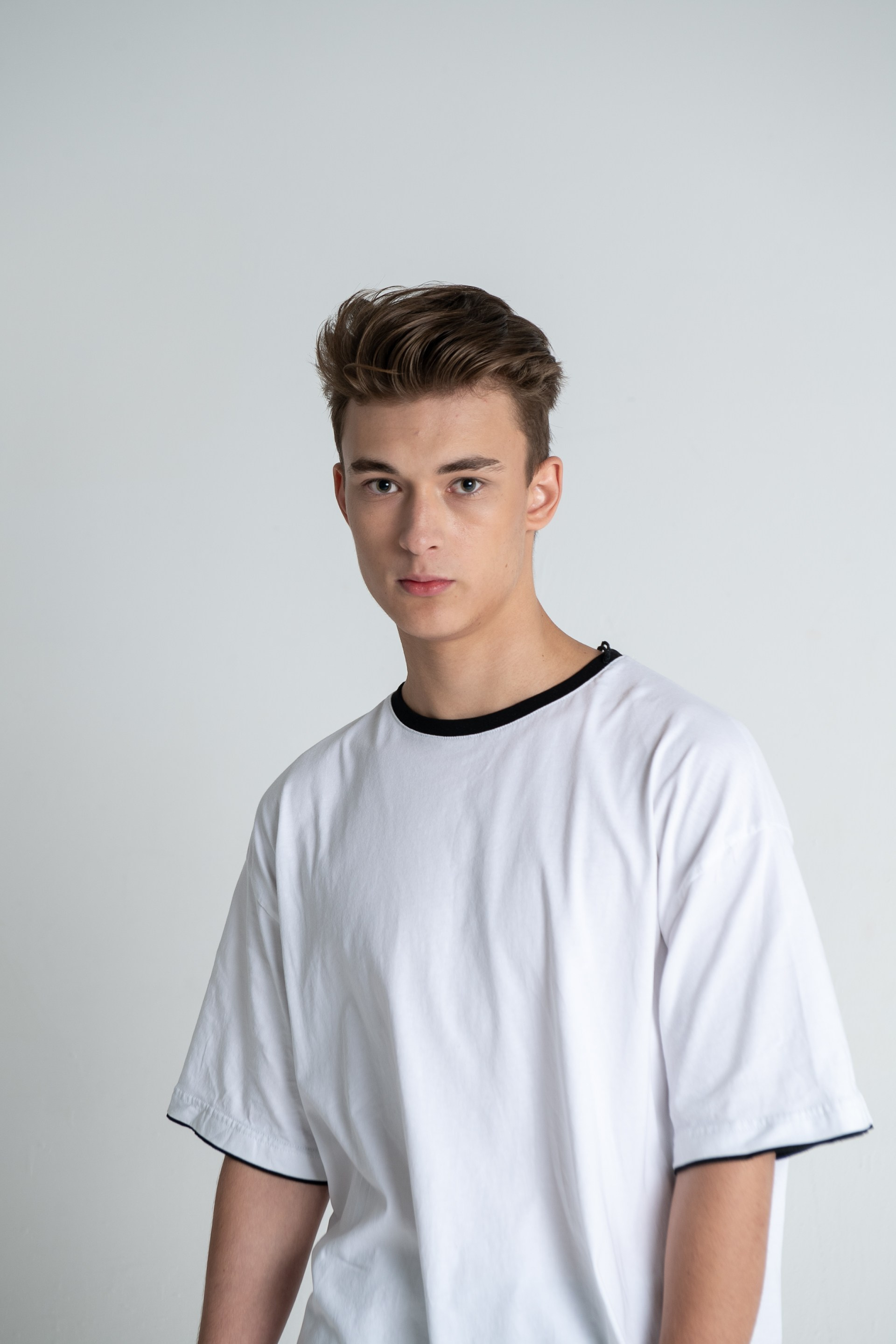 Модель для предметной съемки Александр Б Москва | Sale Easy