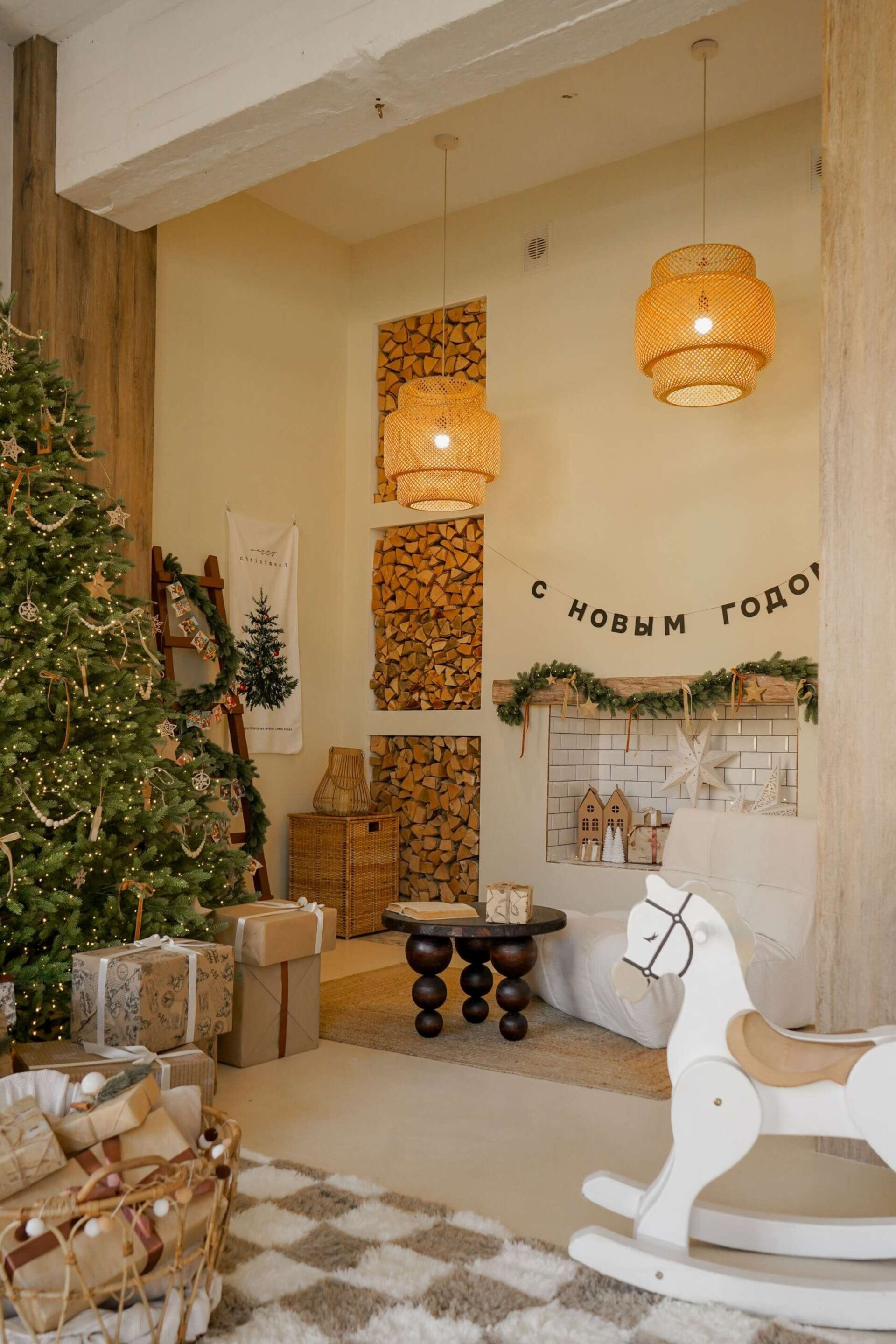 LEONA — зал WHITE С ЦИКЛОРАМОЙ для предм. съемки С.-Пб|Sale Easy