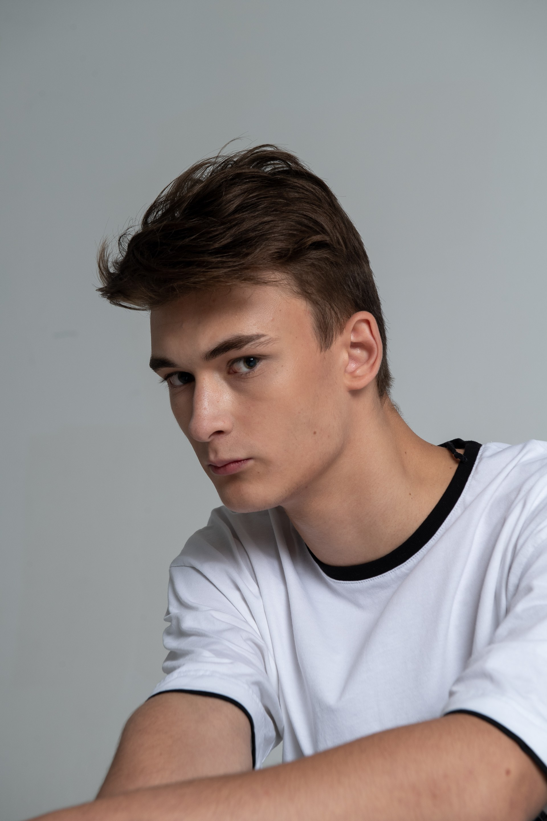 Модель для предметной съемки Александр Б Москва | Sale Easy