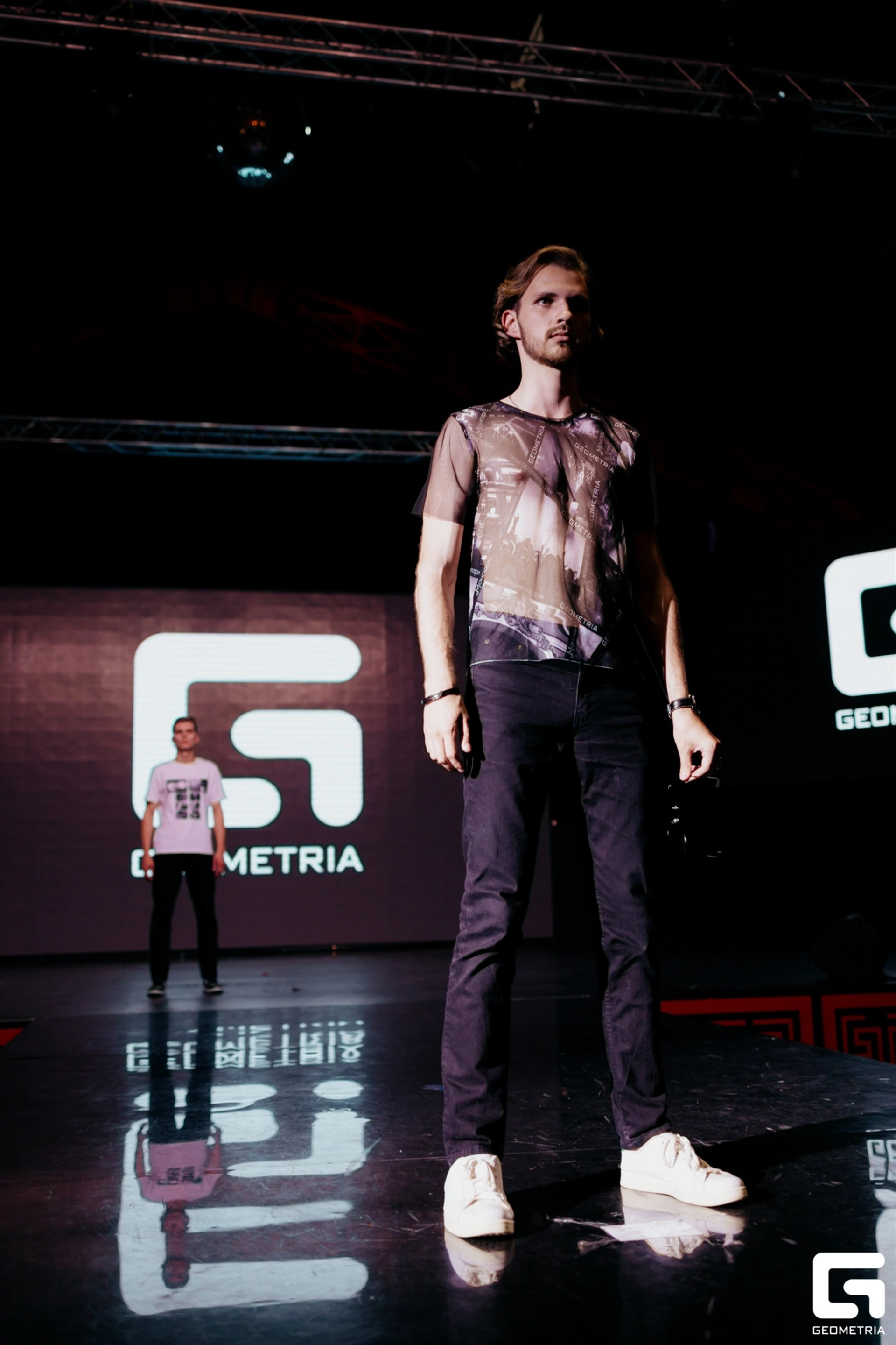 Модель для предметной съемки Иван Е С-Петербург | Sale Easy