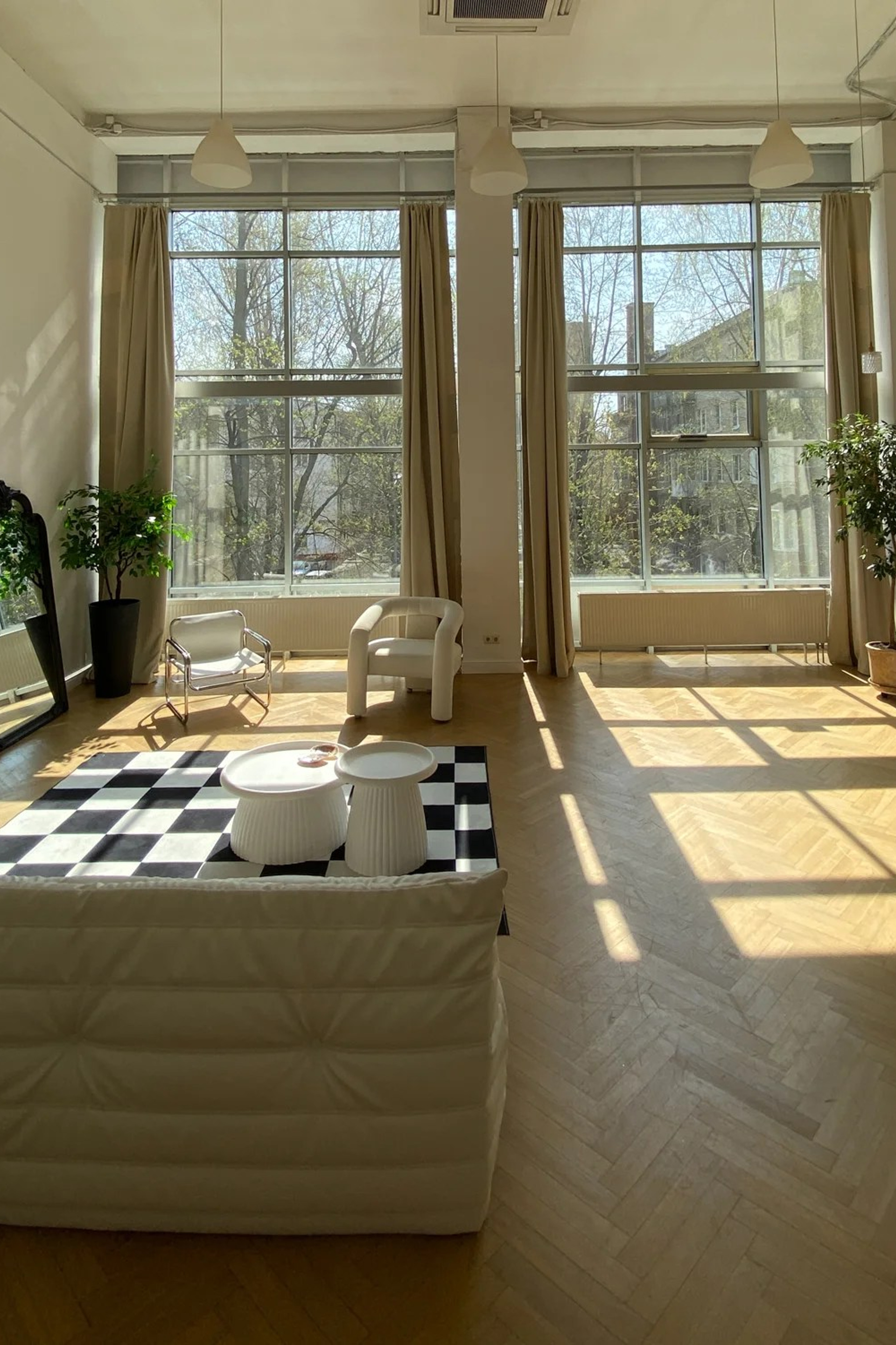 Студия Base — Зал BANG для предметной съемки Москва|Sale Easy