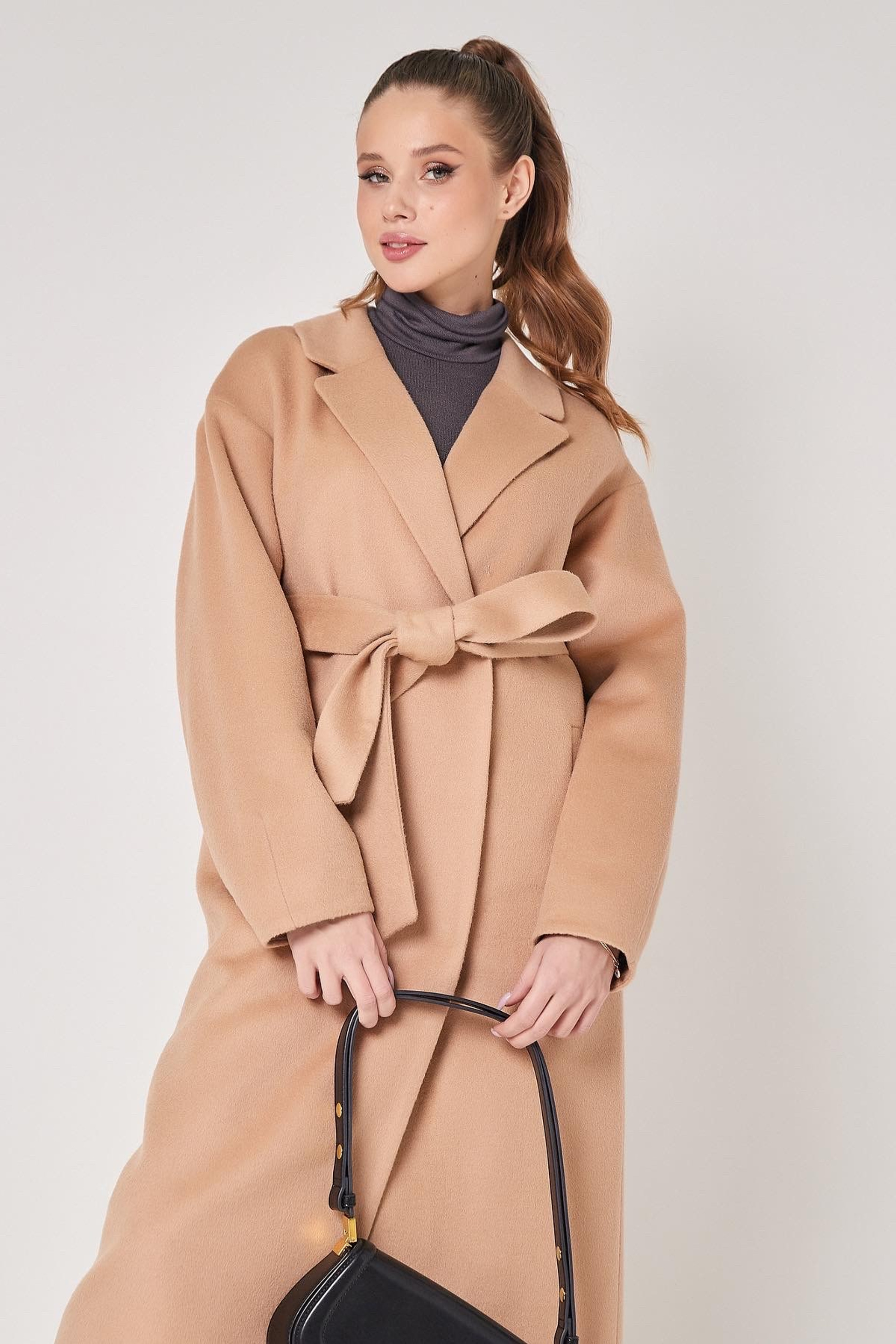 Модель для съемки фото для маркетплейса Эльмира Москва | Sale Easy