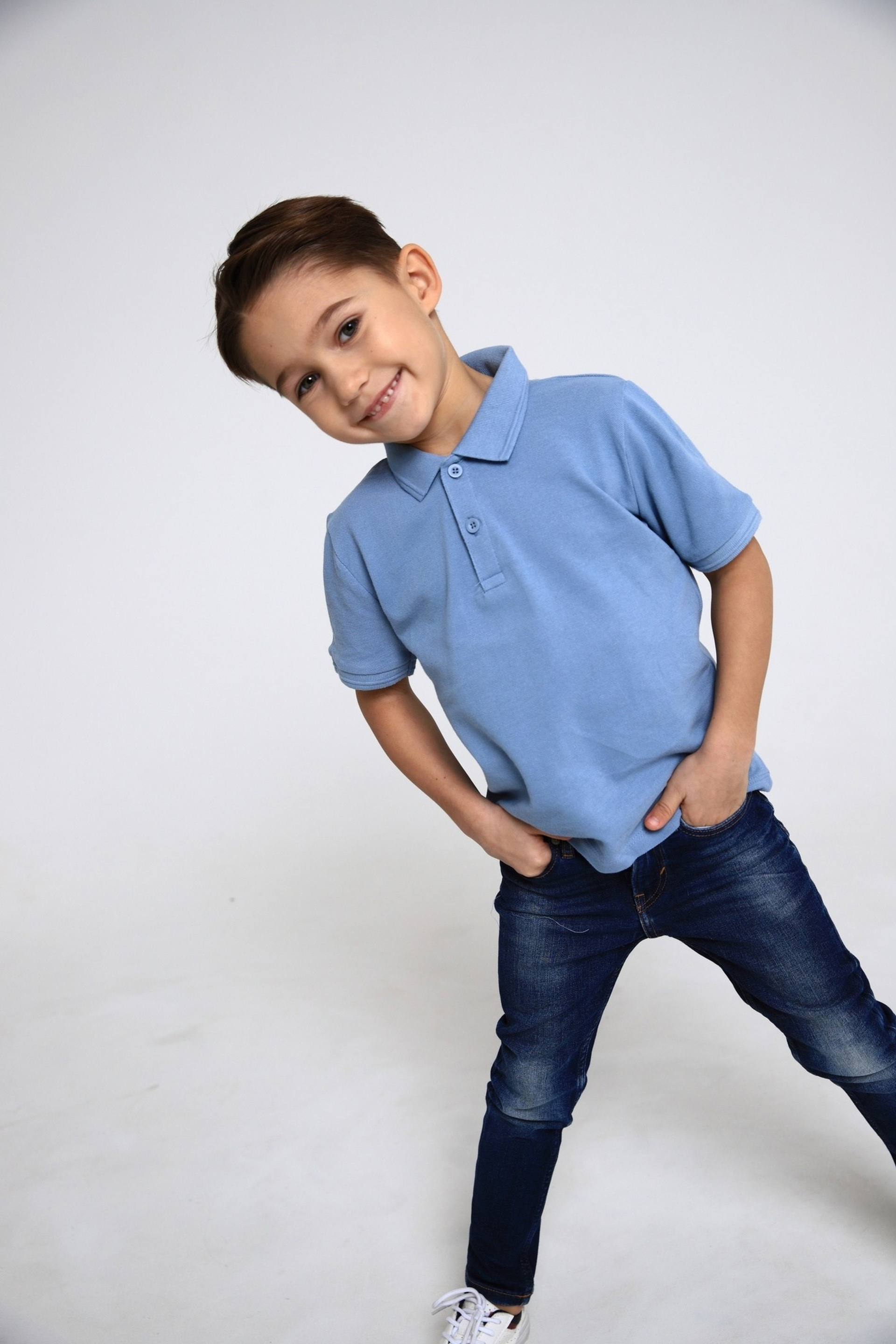 Модель для предметной съемки мальчик Тимур Б. С.-Пб| Sale Easy