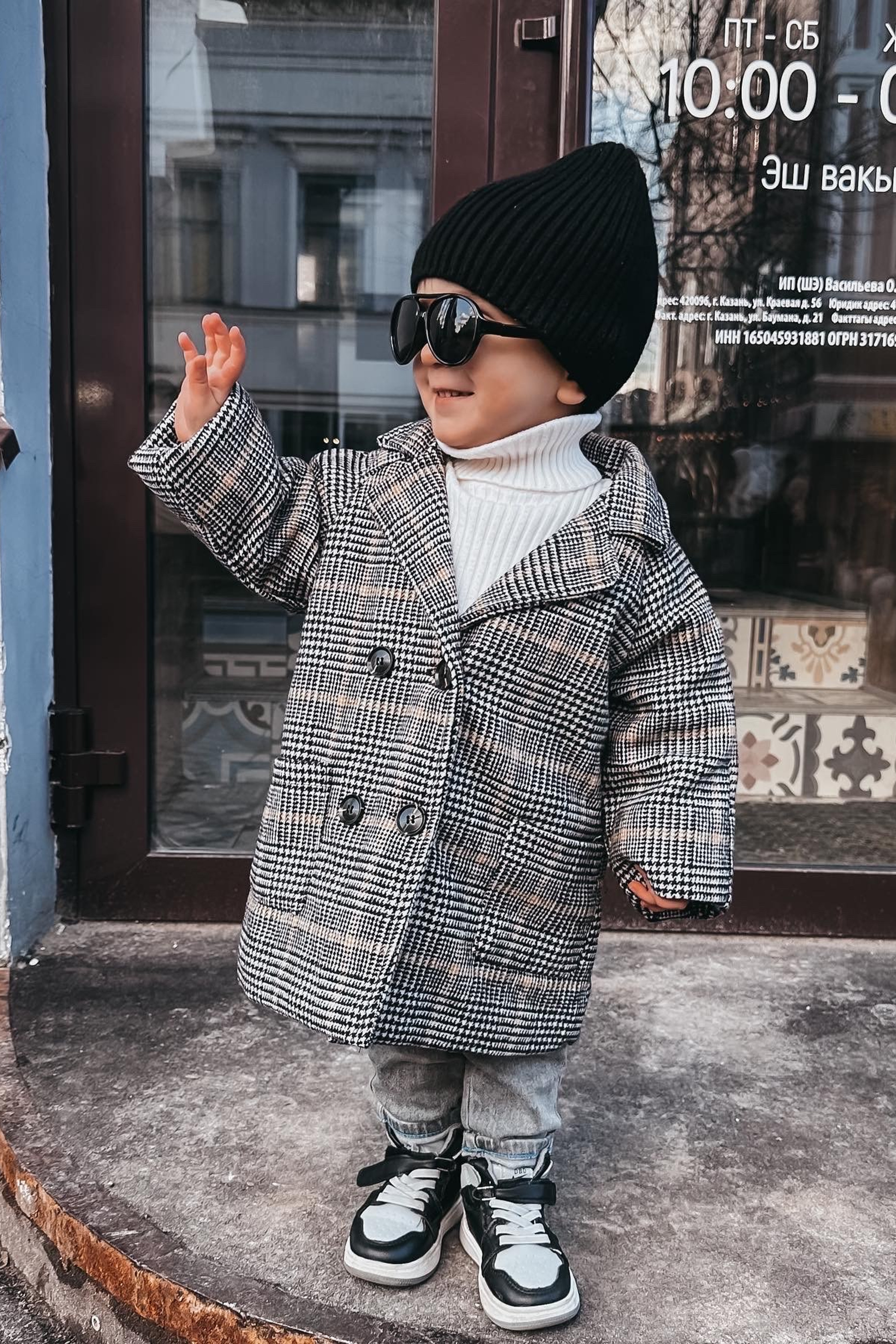 Модель для предметной съемки мальчик Радэль Казань| Sale Easy