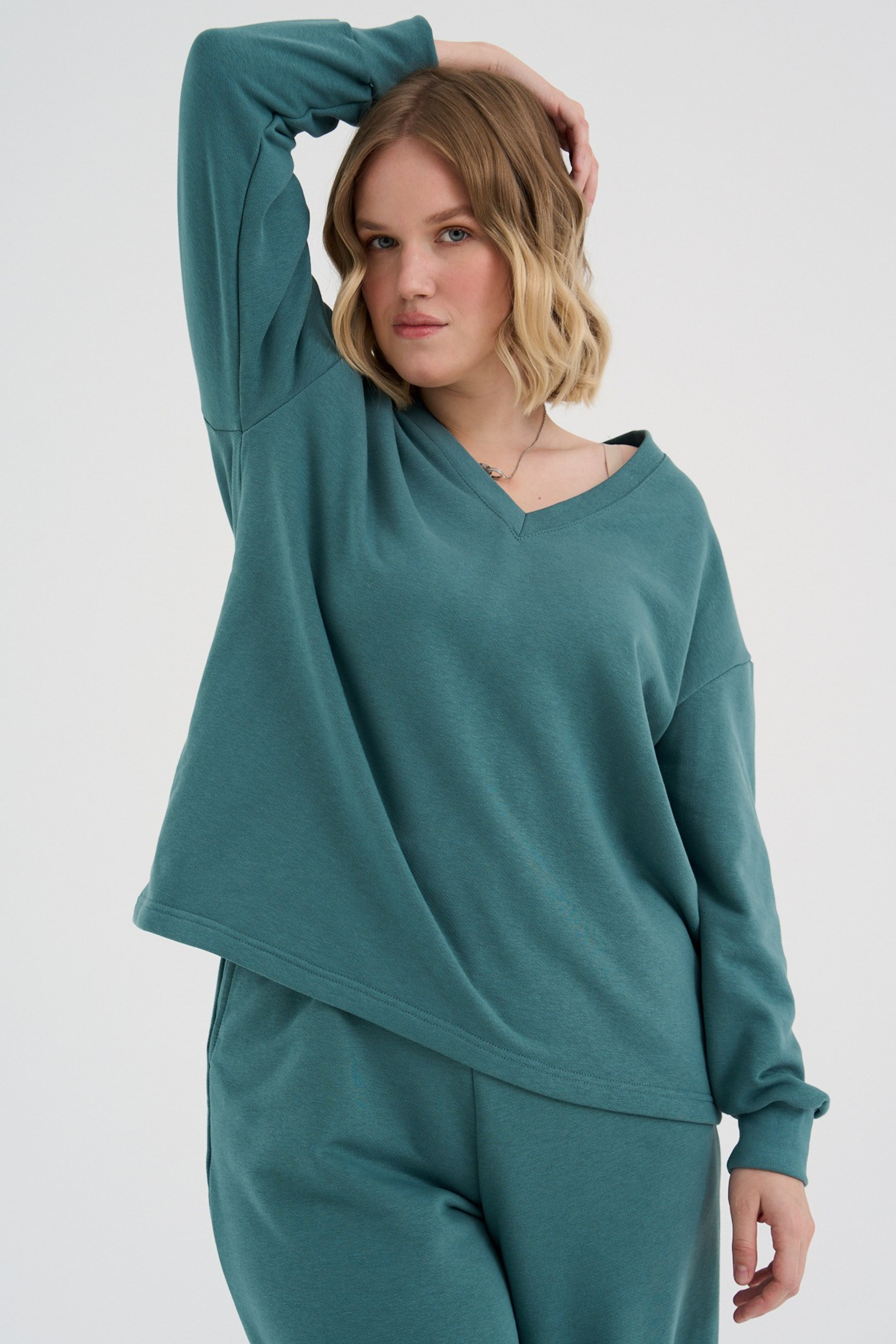 Модель plus size для предметной съемки Василиса Б. Москва | Sale Easy