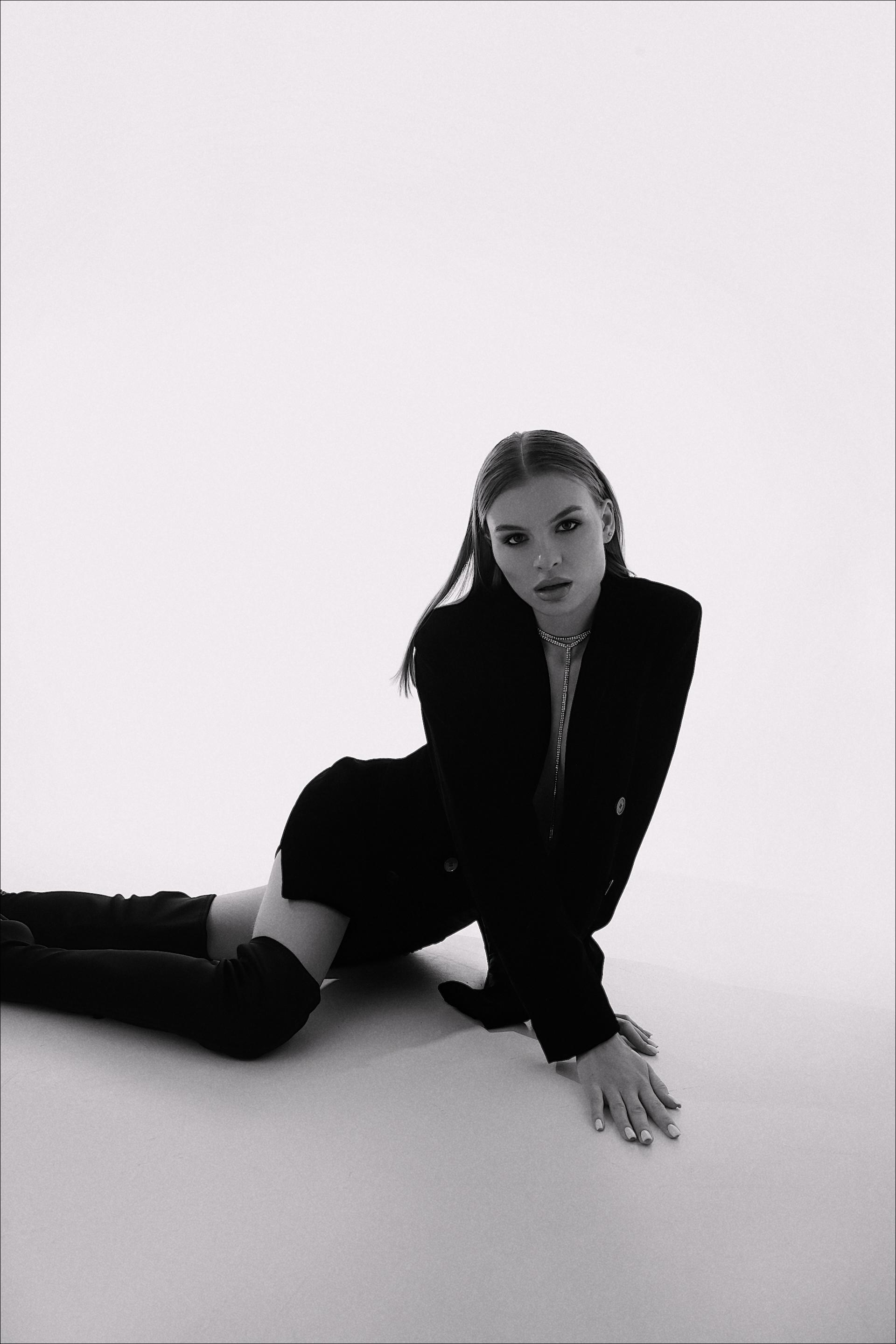 Модель для предметной съемки москвичка Алена В| Sale Easy