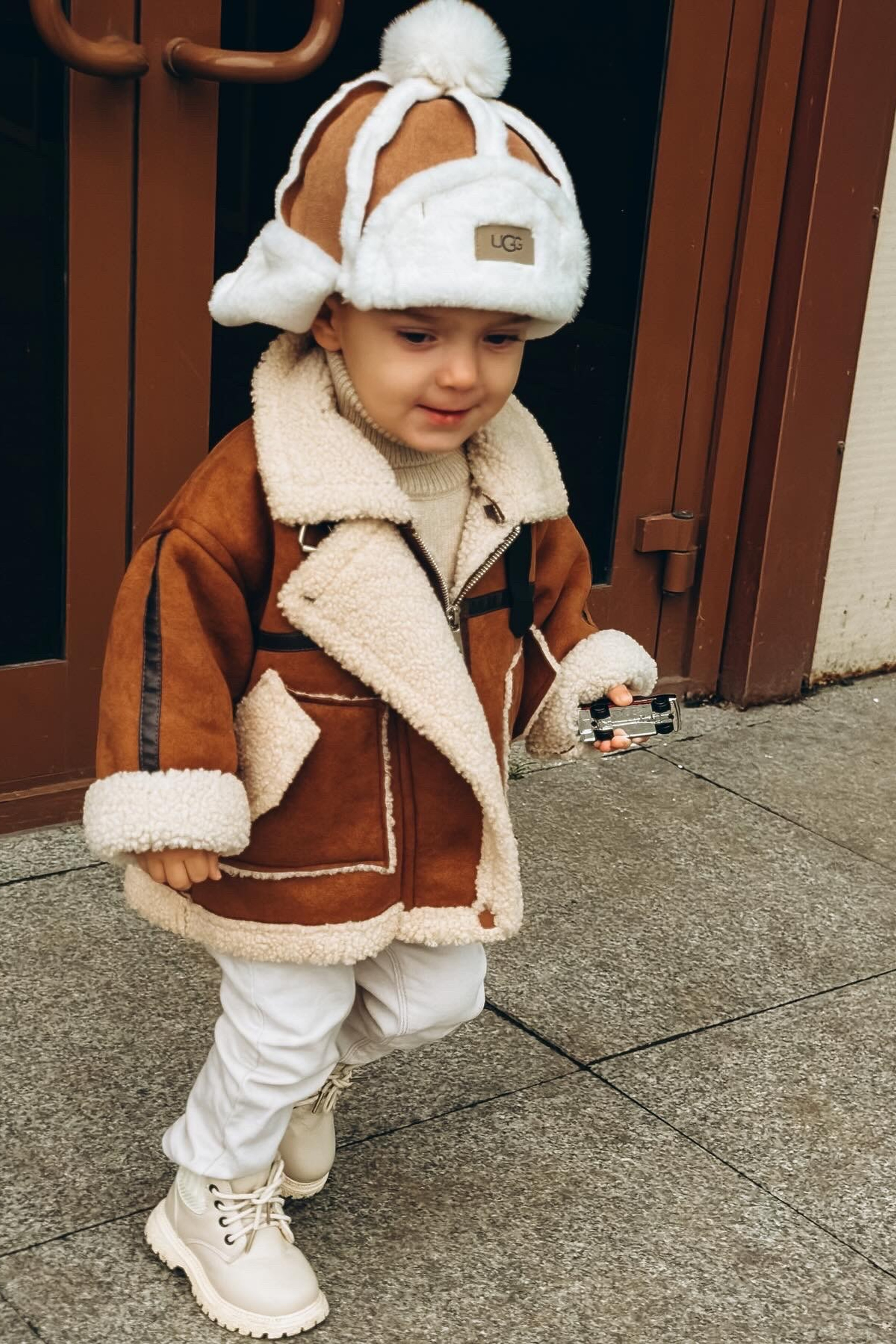 Модель для предметной съемки мальчик Радэль Казань| Sale Easy