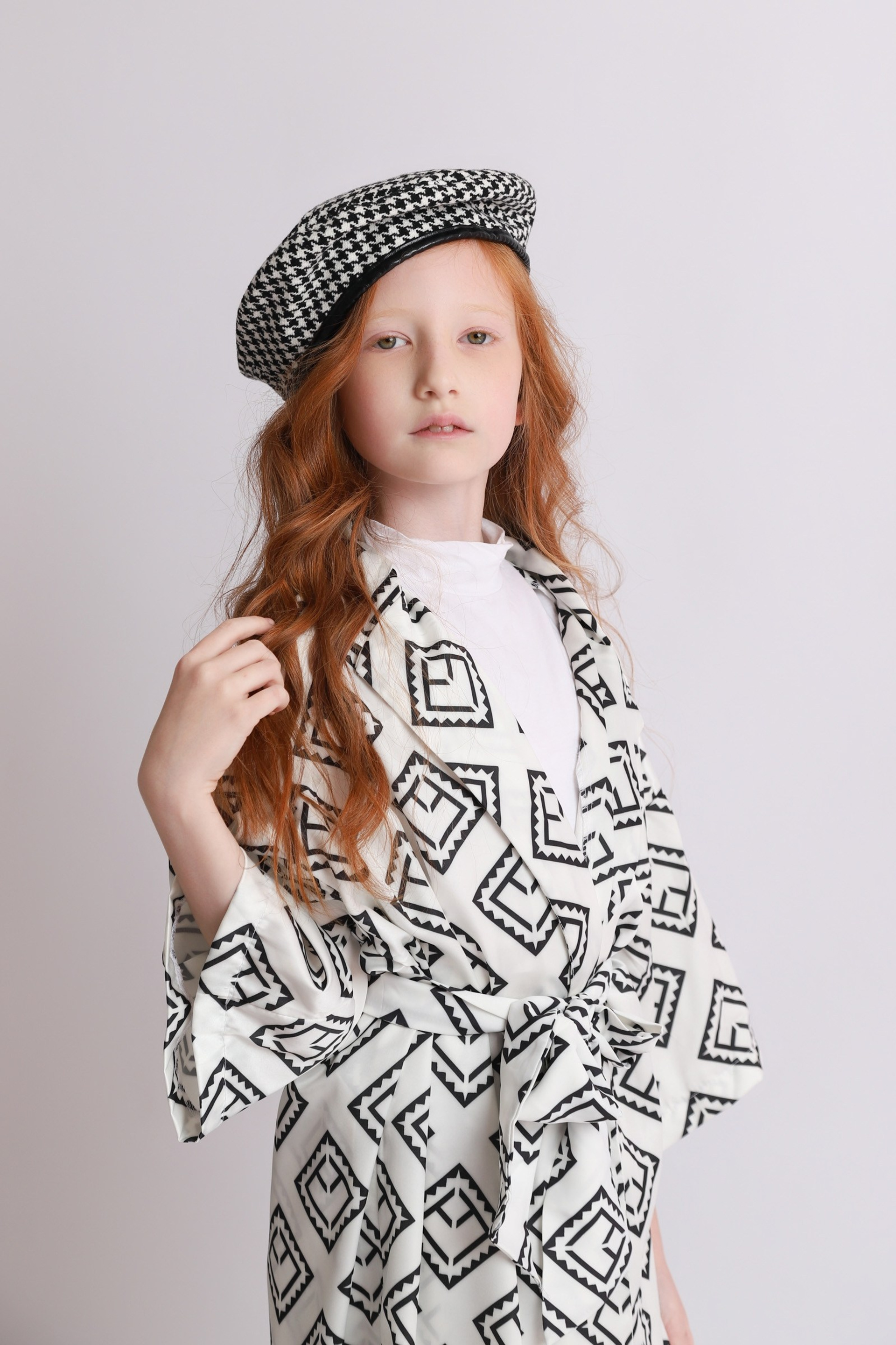 Модель девочка для предметной съемки Мия А Казань| Sale Easy