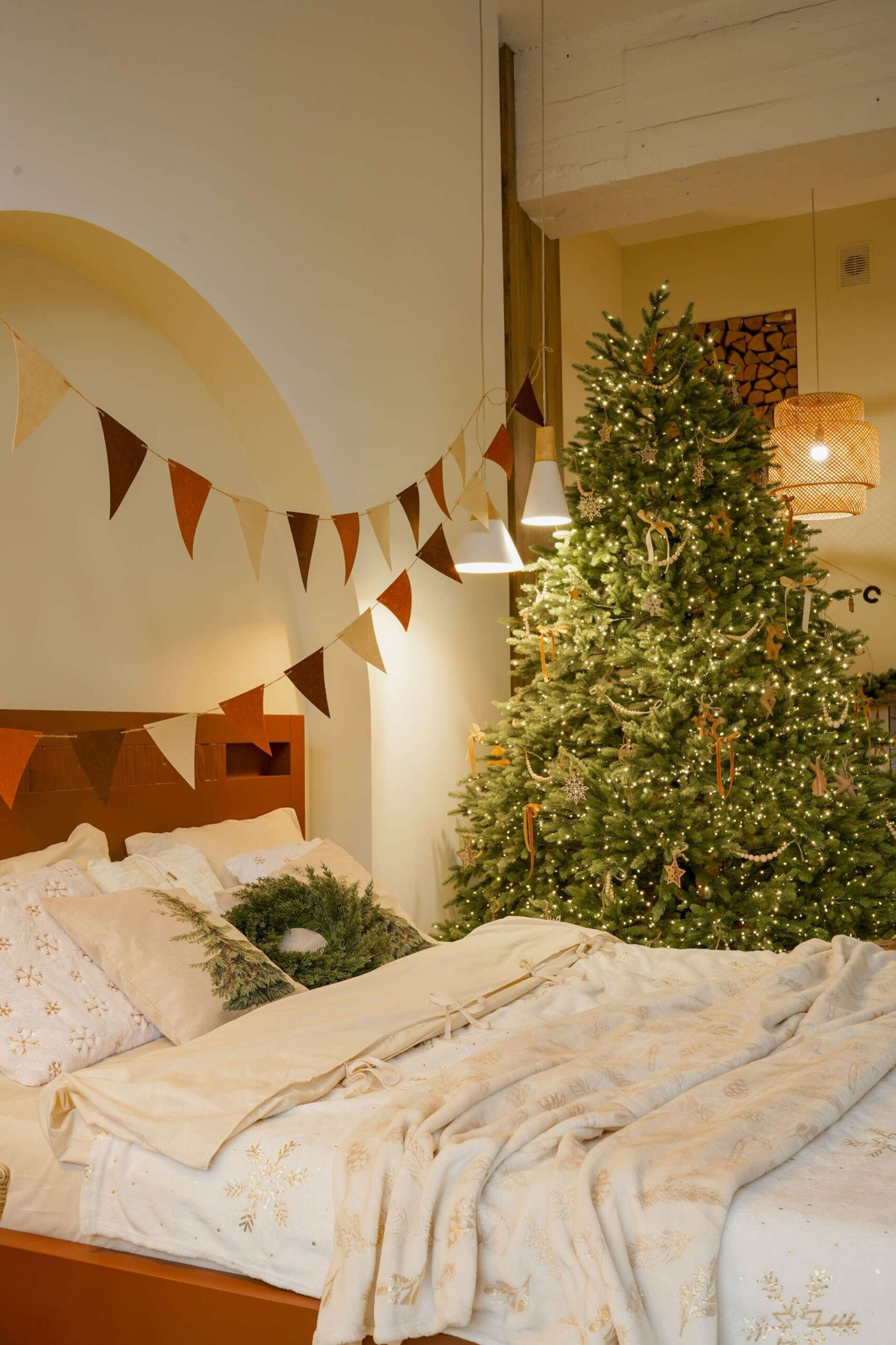 LEONA — зал WHITE С ЦИКЛОРАМОЙ для предм. съемки С.-Пб|Sale Easy