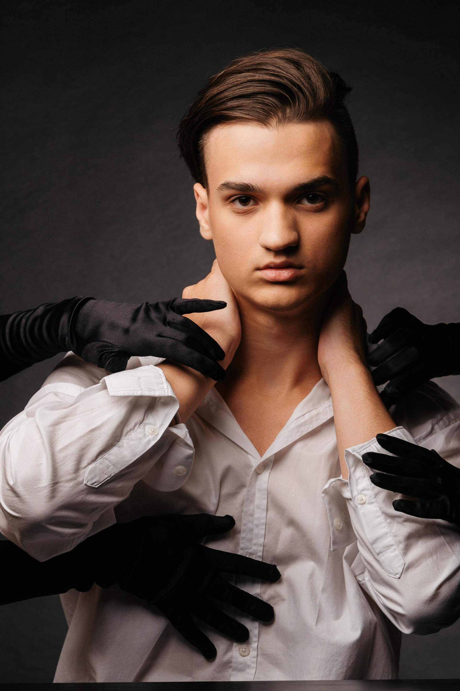 Модель для предметной съемки Александр Л. Красноярск| Sale Easy