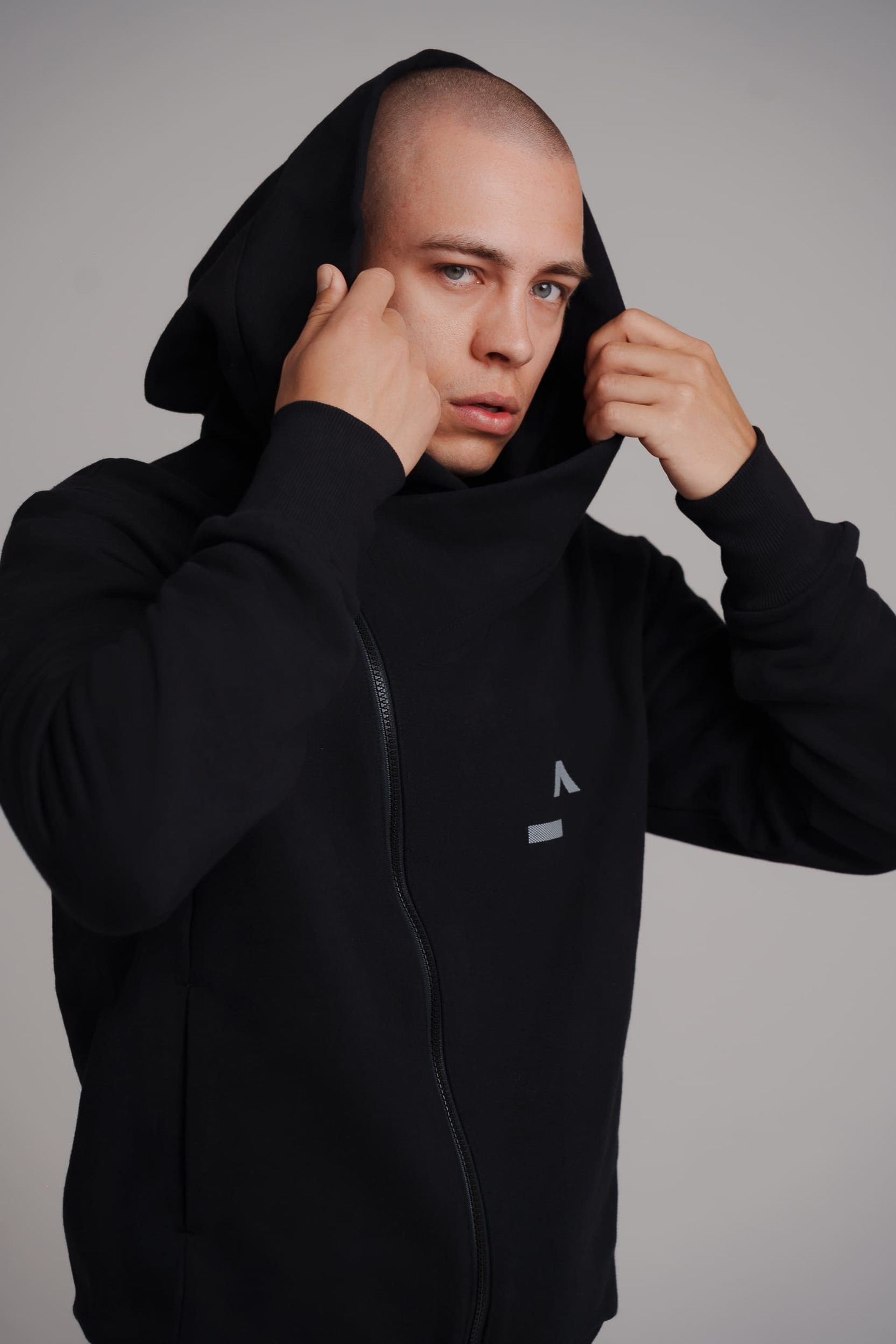 Модель для предметной съемки Артем id 29 036 С.-Пб| Sale Easy