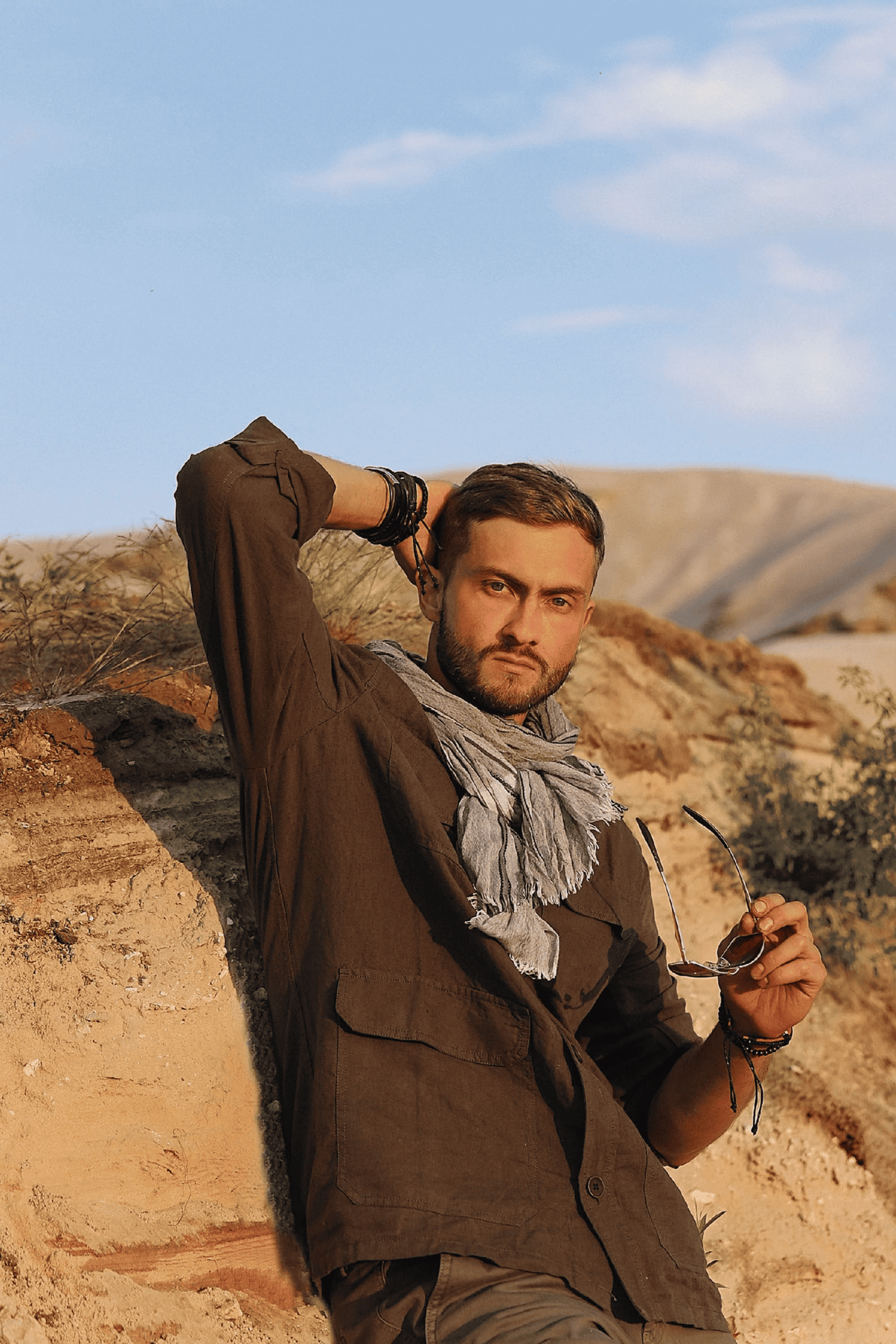 Модель для предметной съемки Влад Н.Н.| Sale Easy