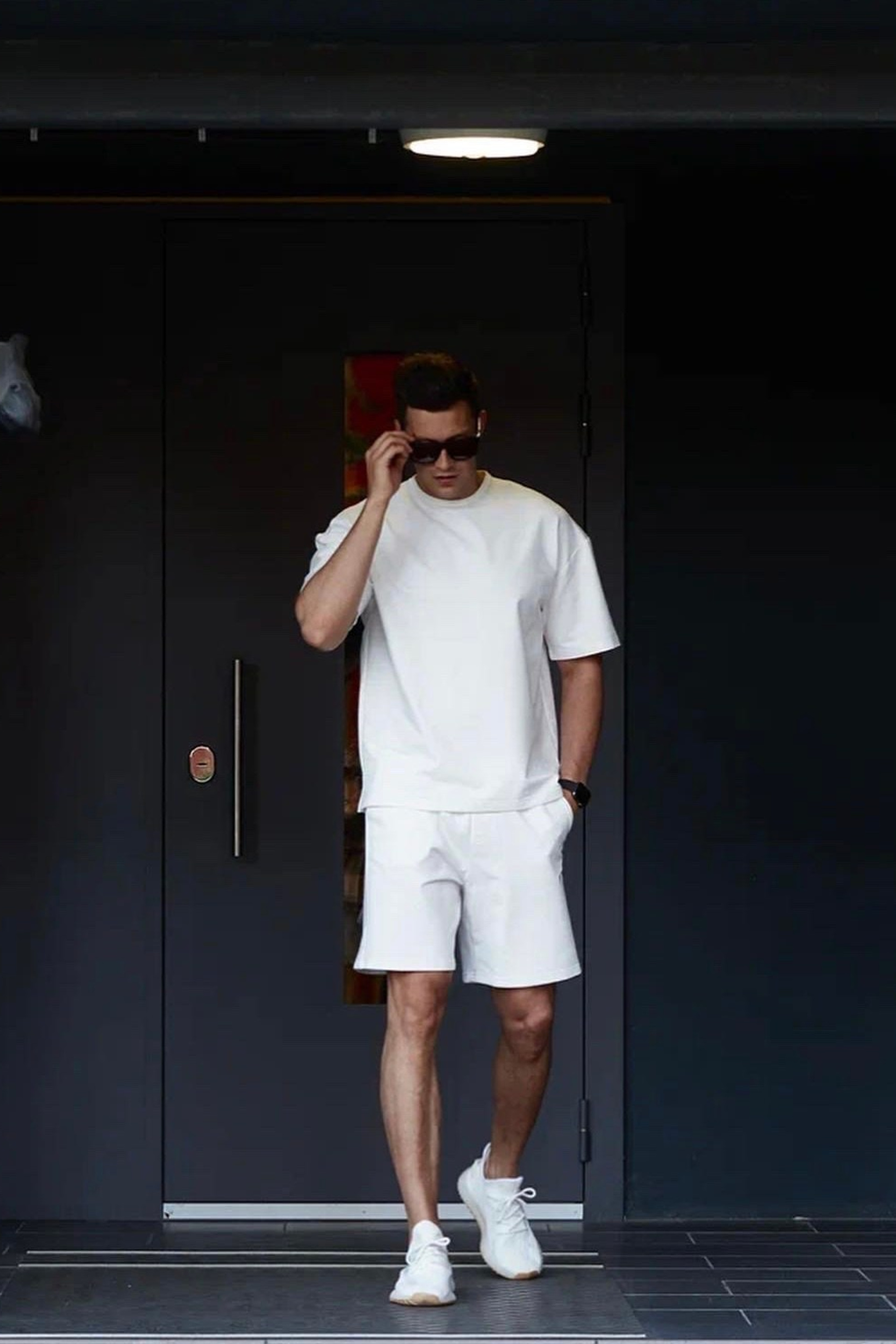 Модель для предметной съемки москвич Никита А. | Sale Easy