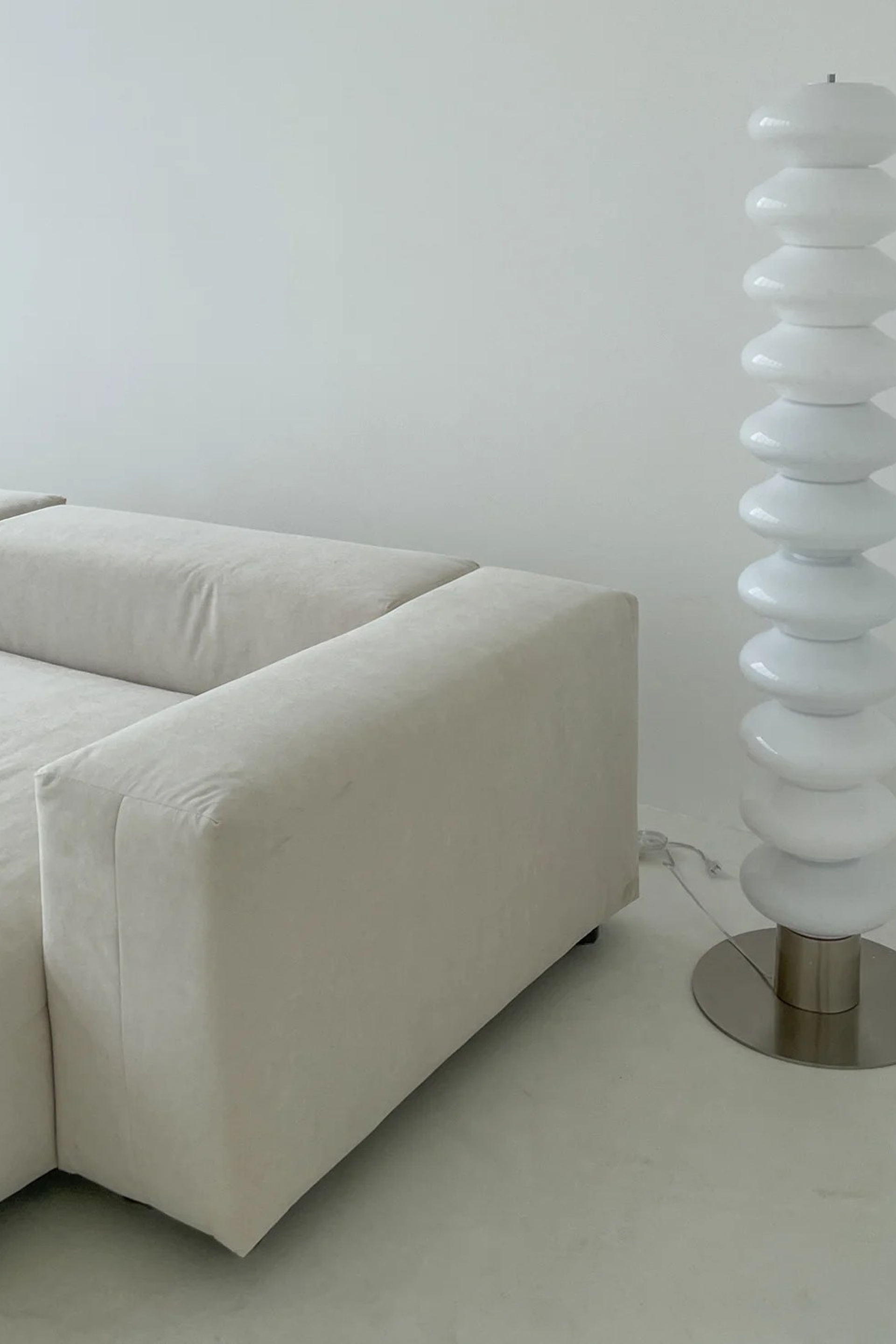 Студия Base — Зал CLOUD для предметной съемки Москва|Sale Easy