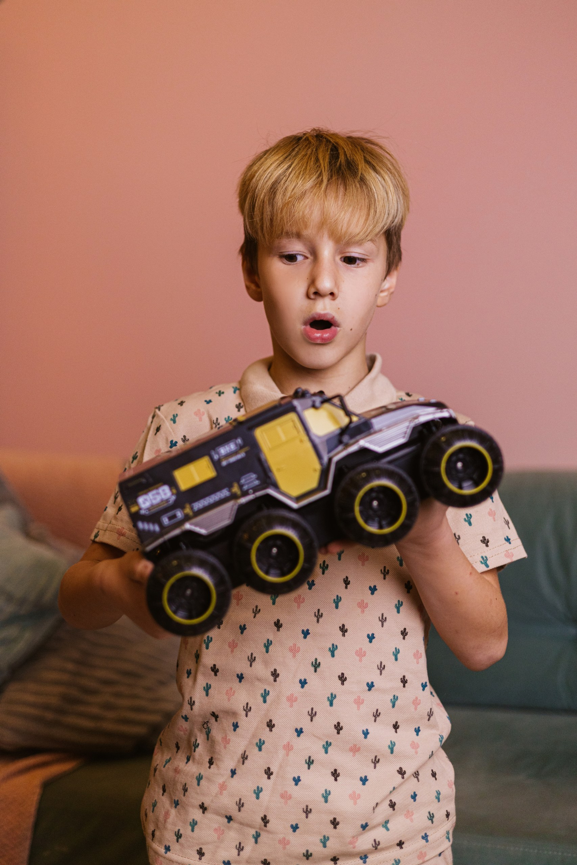 Модель мальчик для съемки на маркетплейсы Егор Д.Н.Новгород |Sale Easy