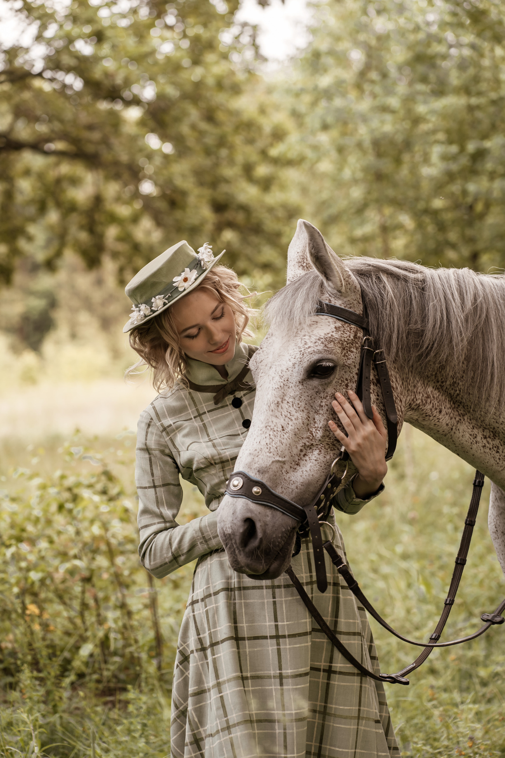 Модель для предметной съемки Александра А Москва| Sale Easy