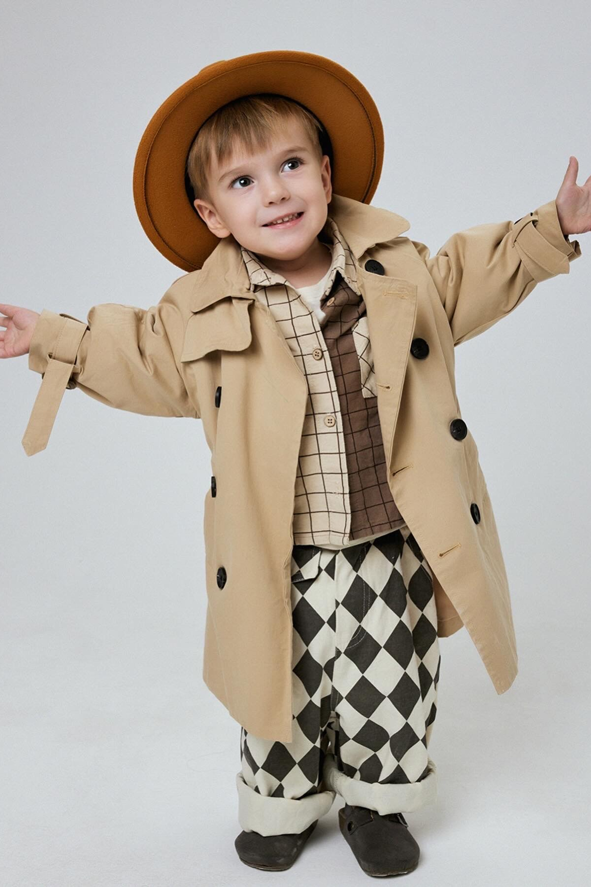 Модель для предметной съемки мальчик Радэль Казань| Sale Easy