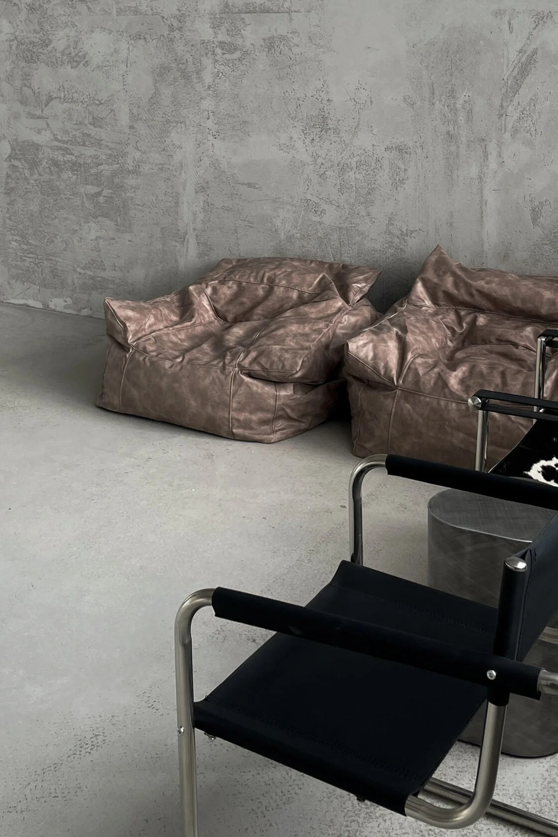 Студия Base — Зал ATOM для предметной съемки Москва|Sale Easy