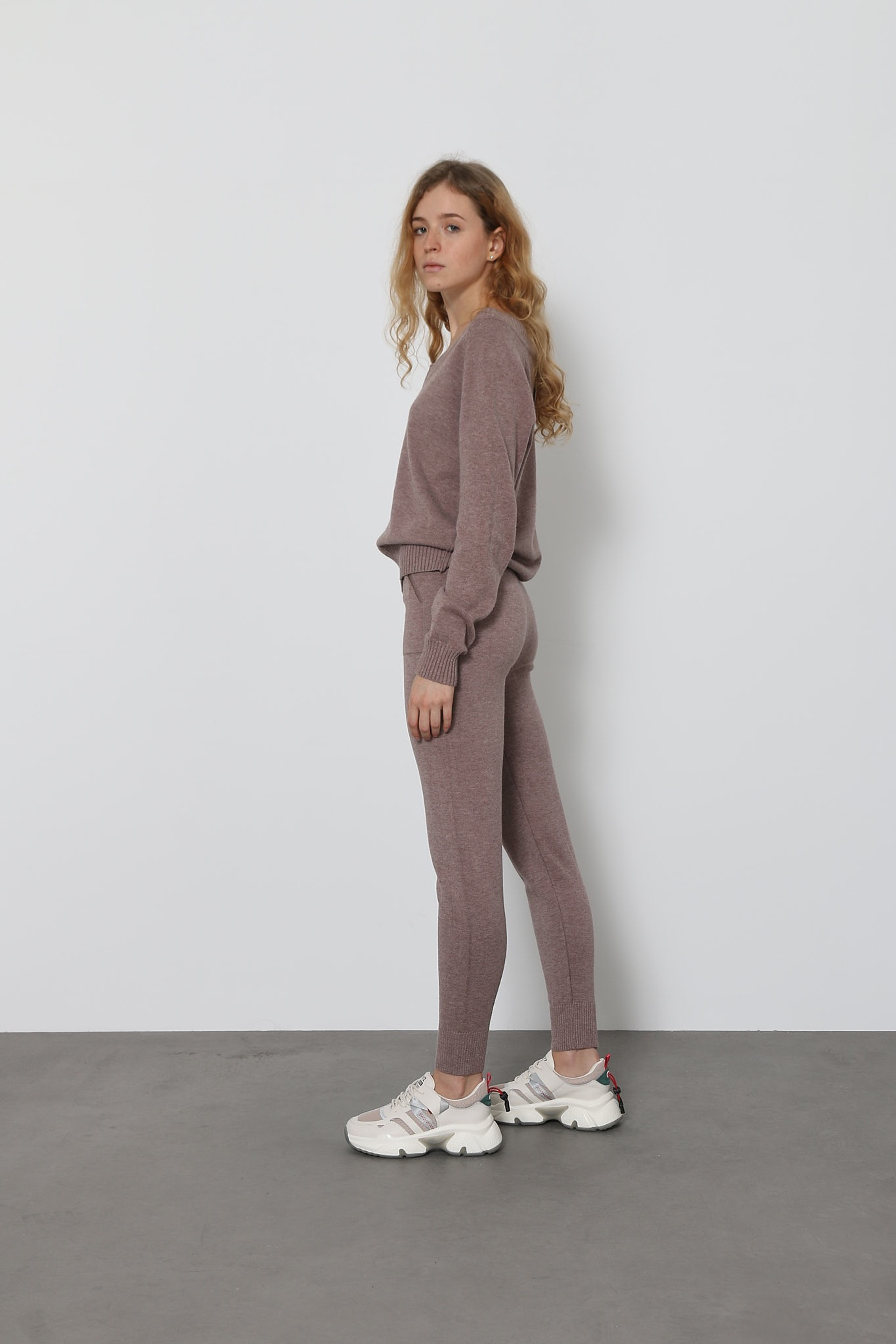 Модель для предметной съемки Александра Н.Новгород | Sale Easy