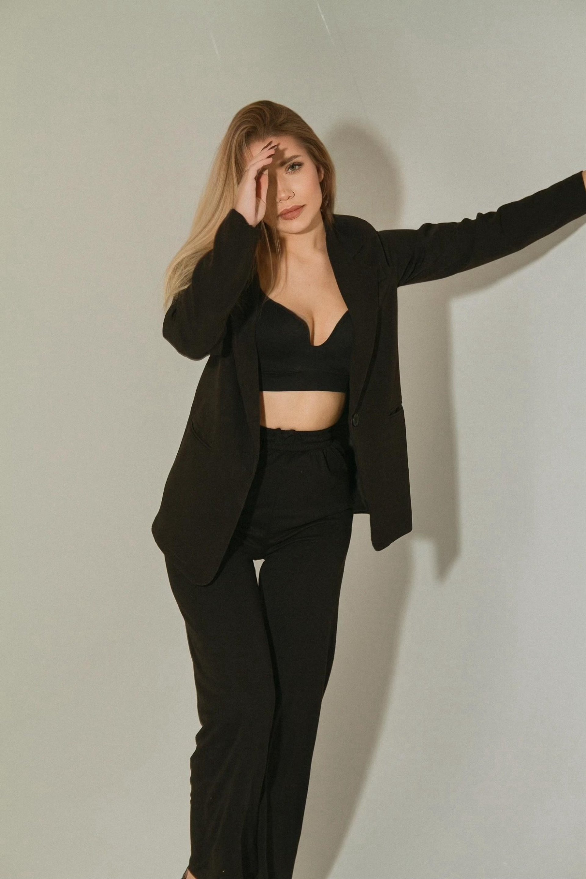 Модель для предметной съемки Анна Ц. Н.Н.| Sale Easy